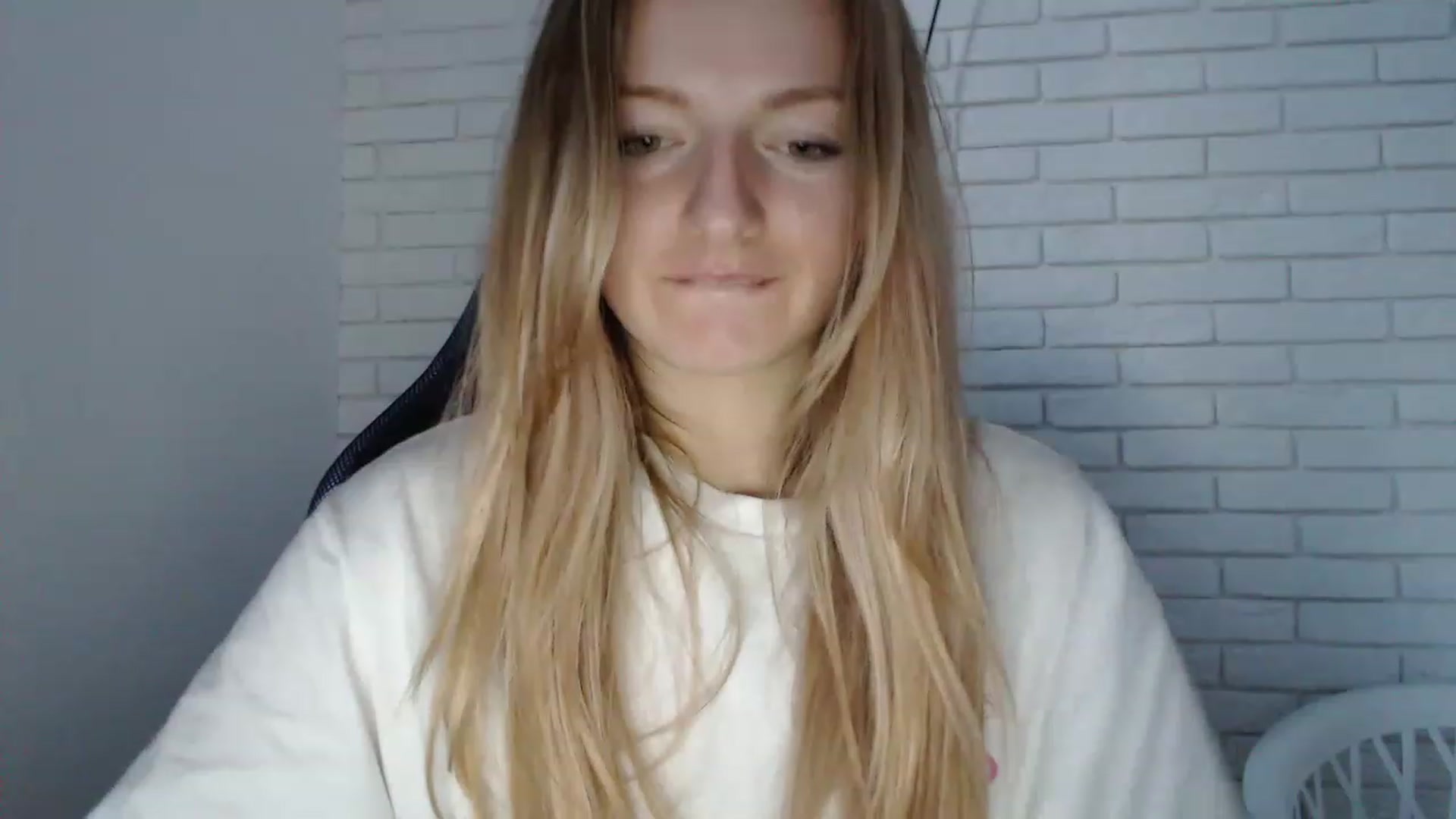 Gallery image thumbnail from Goldi_lady's myfreecams stream on, 01/01/2023, 14:18 image 19 of 20