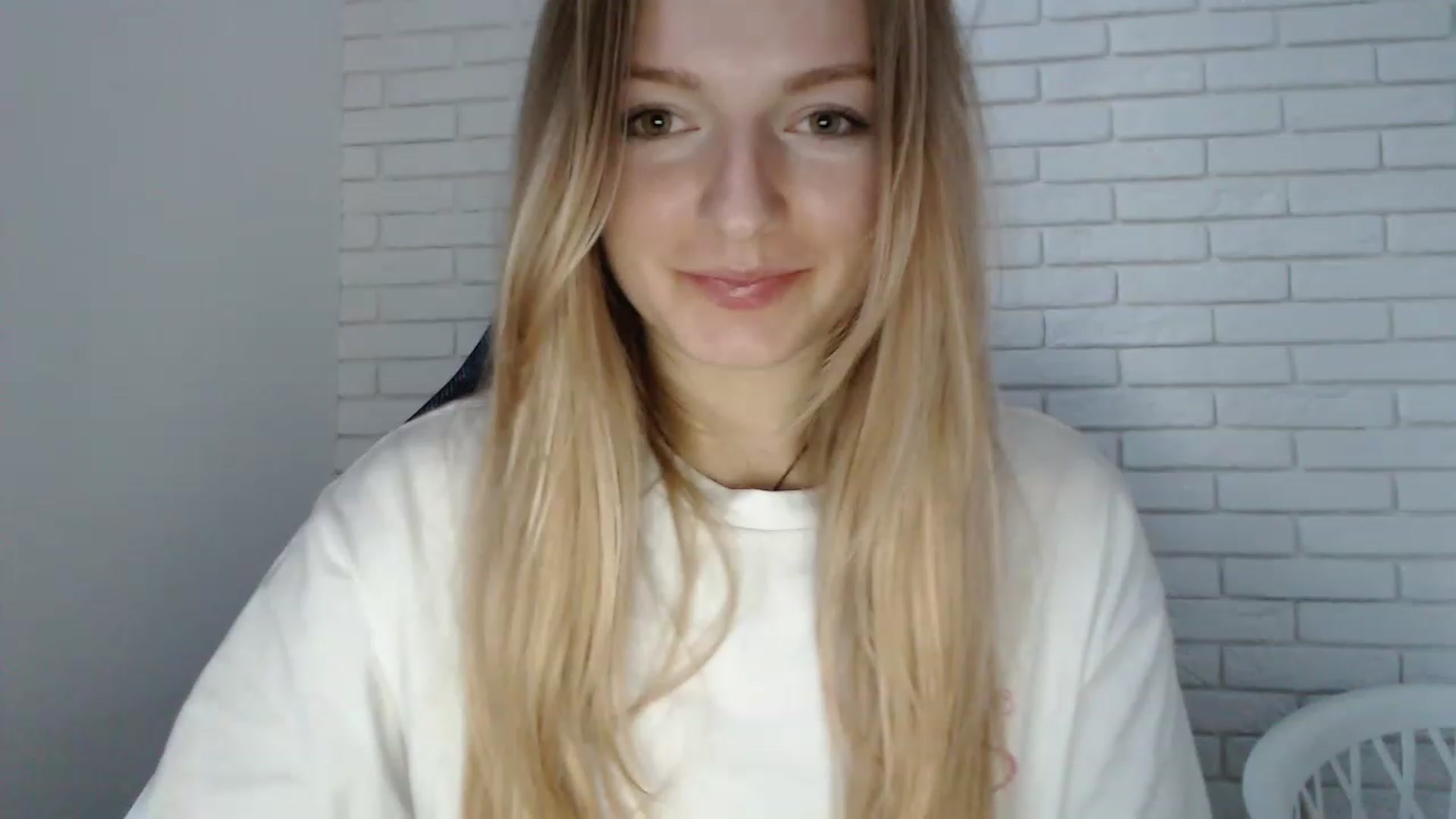 Gallery image thumbnail from Goldi_lady's myfreecams stream on, 01/01/2023, 14:18 image 13 of 20