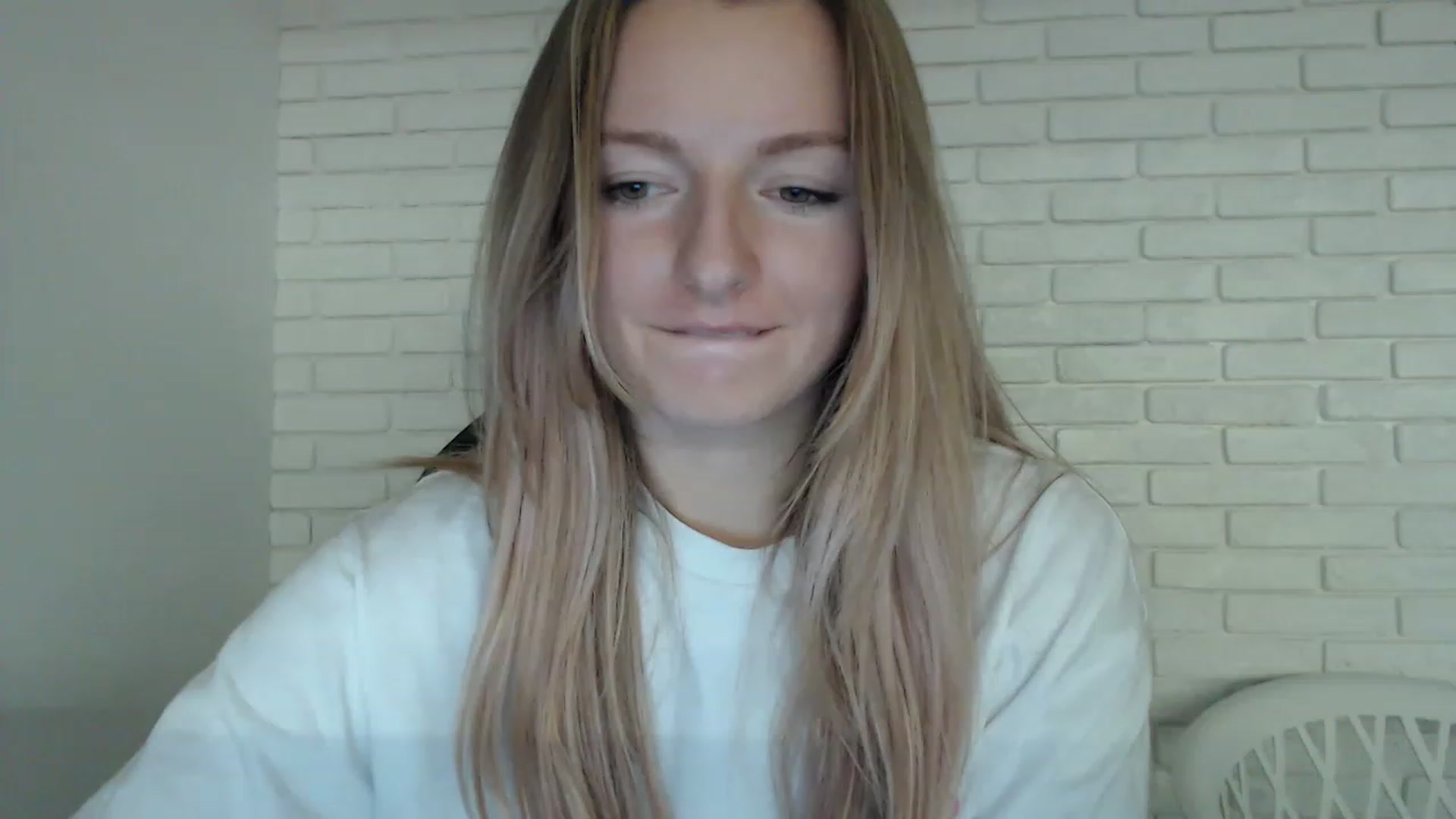 Gallery image thumbnail from Goldi_lady's myfreecams stream on, 01/01/2023, 15:24 image 3 of 20