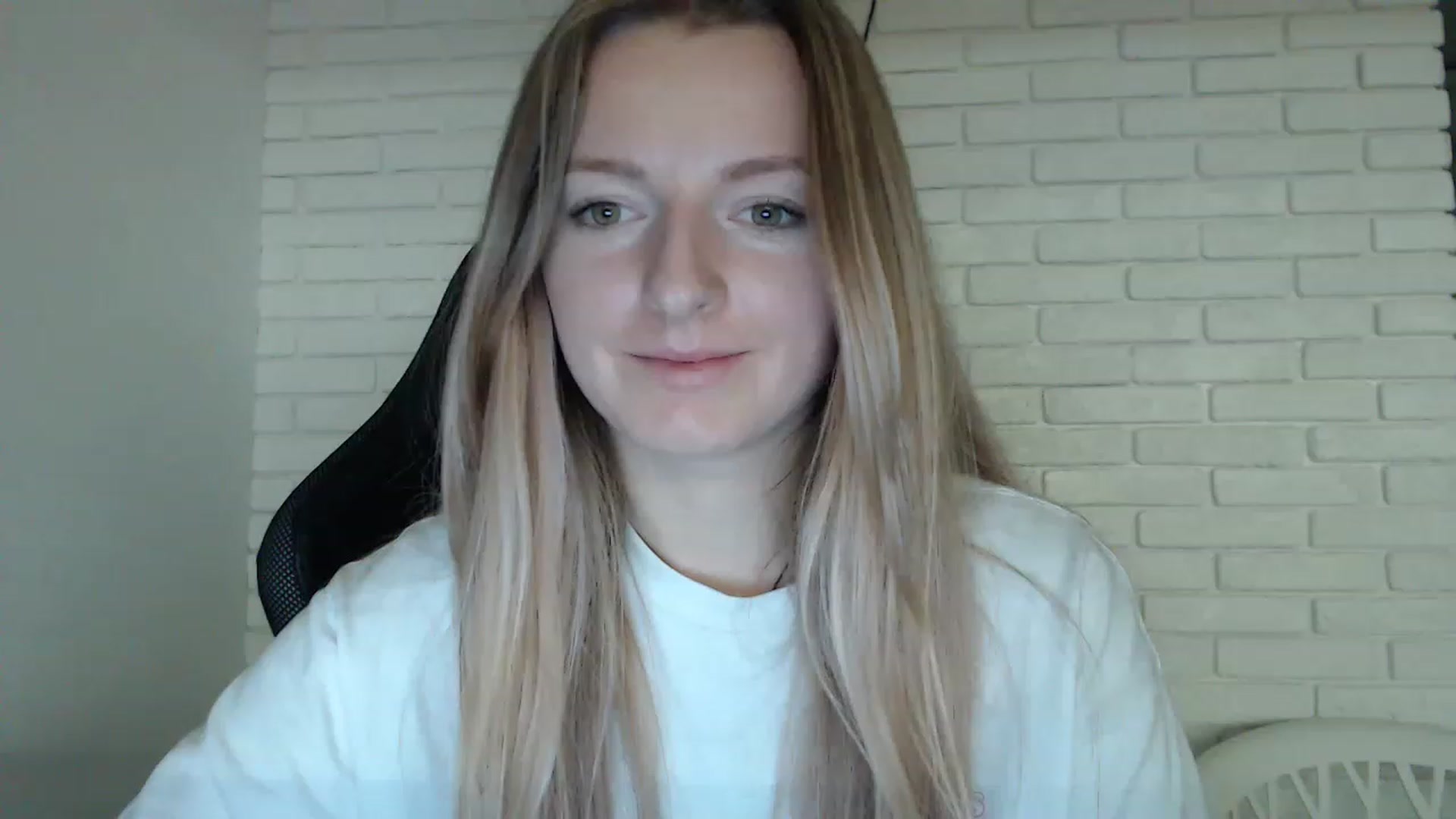 Gallery image thumbnail from Goldi_lady's myfreecams stream on, 01/01/2023, 15:24 image 18 of 20