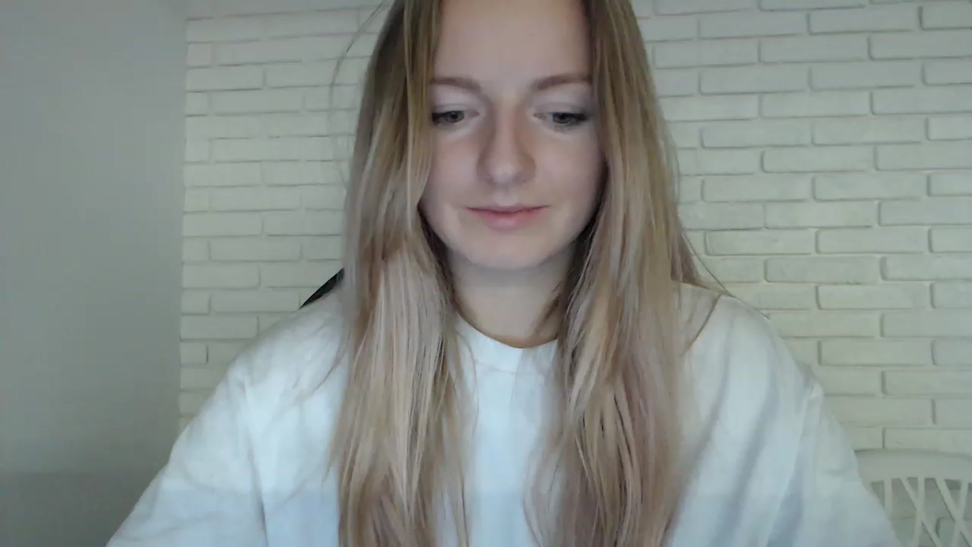 Gallery image thumbnail from Goldi_lady's myfreecams stream on, 01/01/2023, 15:24 image 1 of 20