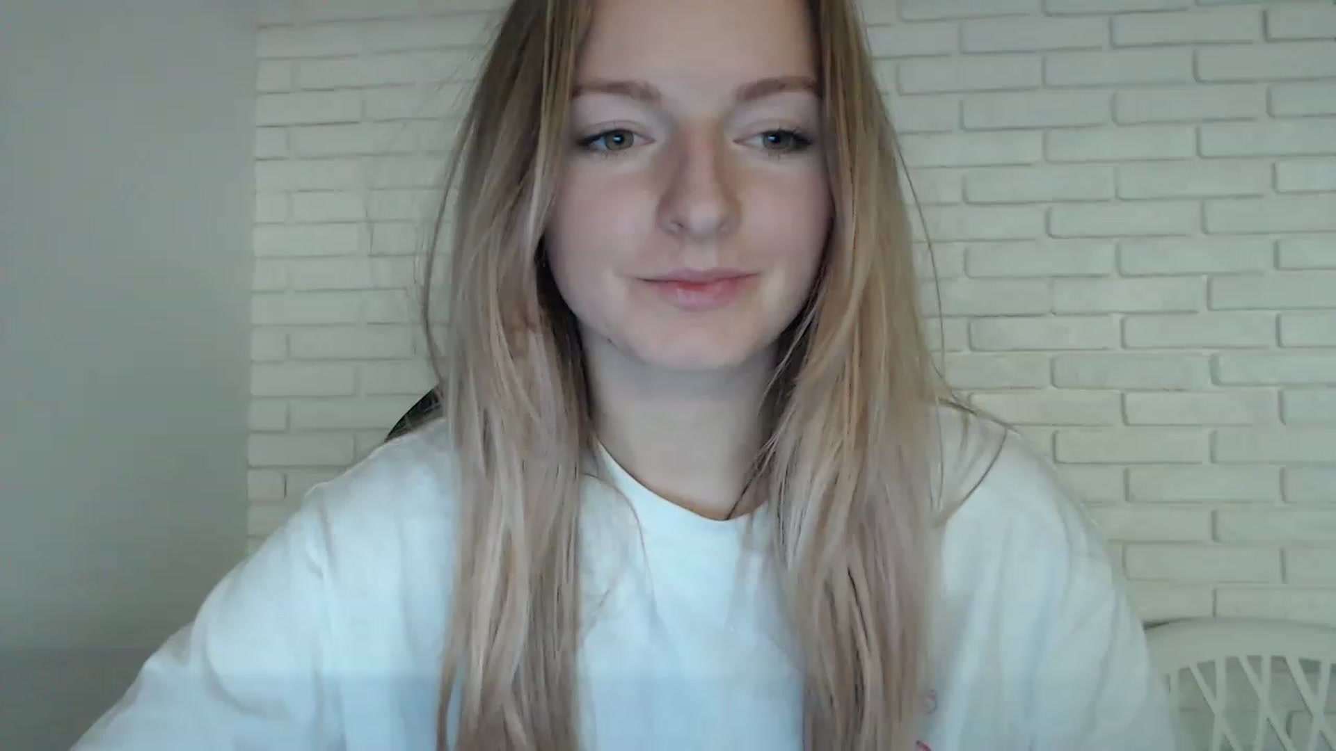 Gallery image thumbnail from Goldi_lady's myfreecams stream on, 01/01/2023, 15:24 image 2 of 20