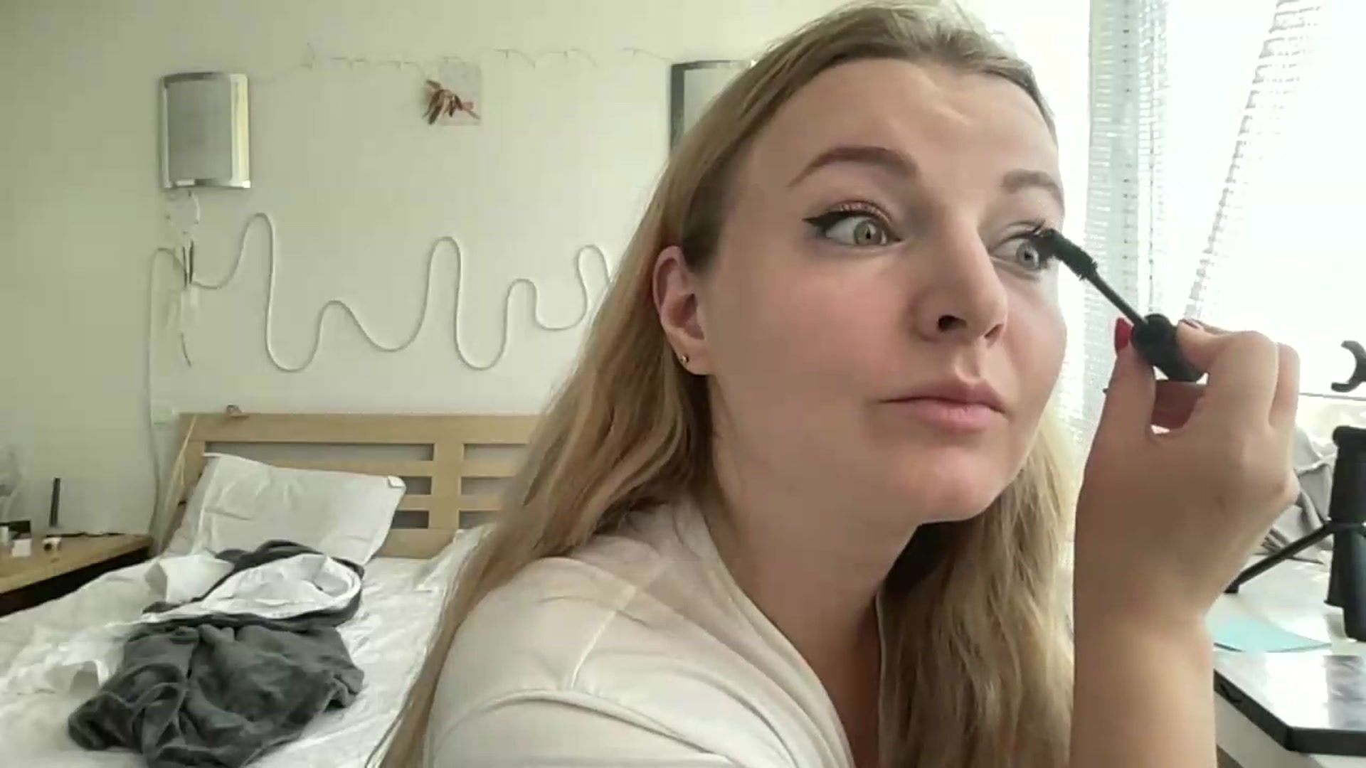 Gallery image thumbnail from Goldi_lady's myfreecams stream on, 09/08/2026, 12:52 image 4 of 20