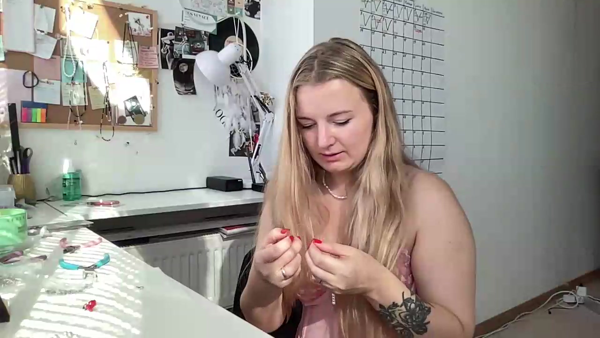 Gallery image thumbnail from Goldi_lady's myfreecams stream on, 09/10/2026, 13:26 image 5 of 20