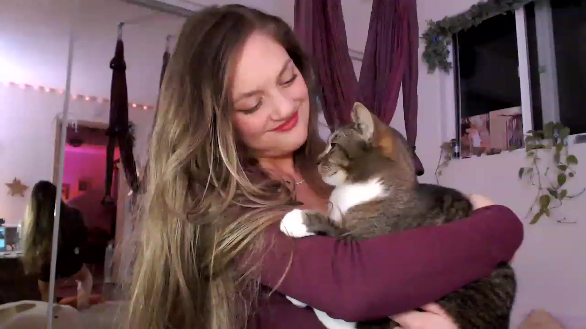 Gallery image thumbnail from GoldieFawn's myfreecams stream on, 02/25/2023, 08:46 image 8 of 20