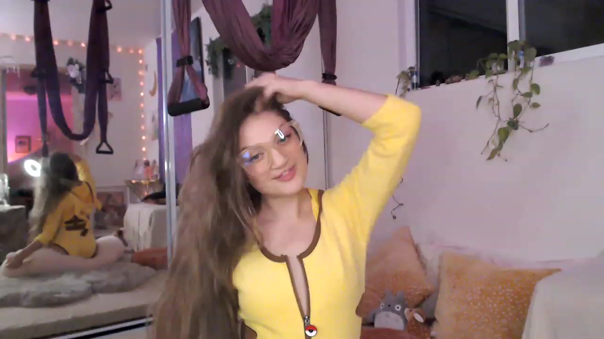 Gallery image thumbnail from GoldieFawn's myfreecams stream on, 03/12/2023, 09:33 image 8 of 20