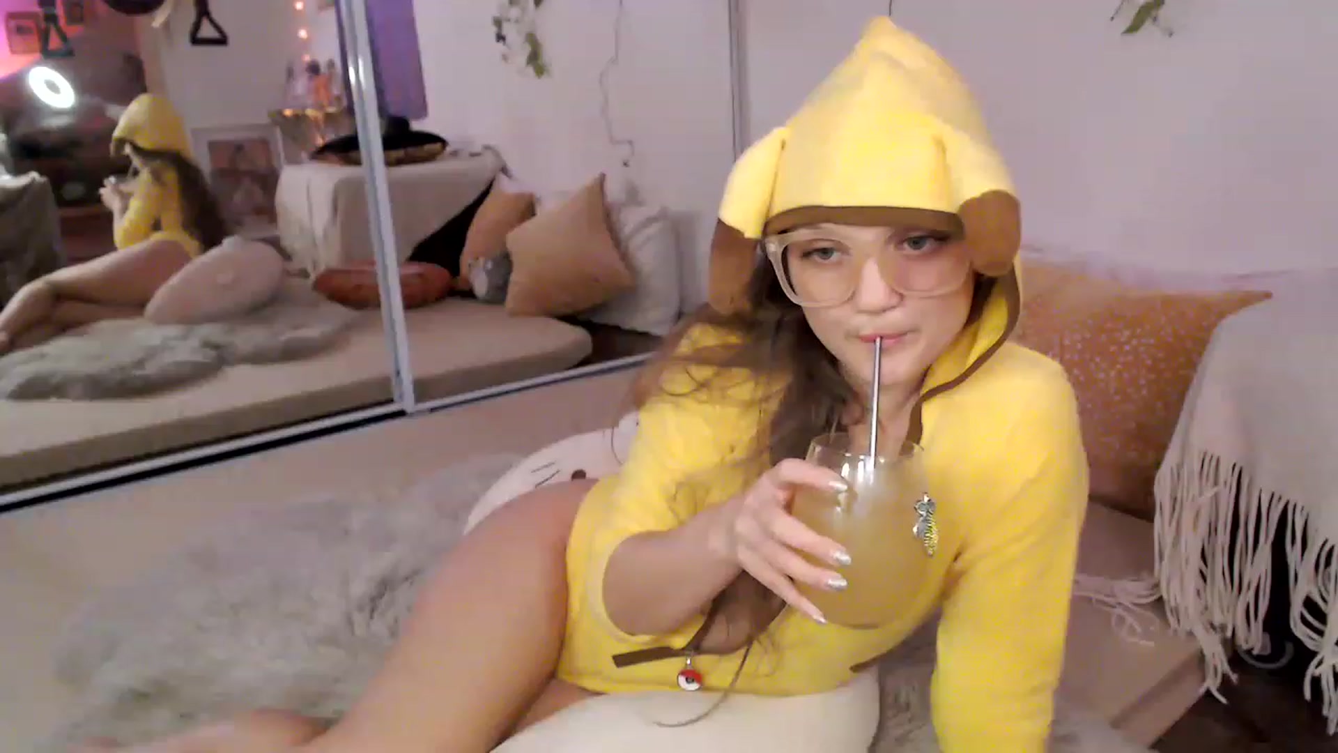 Gallery image thumbnail from GoldieFawn's myfreecams stream on, 03/12/2023, 09:33 image 14 of 20