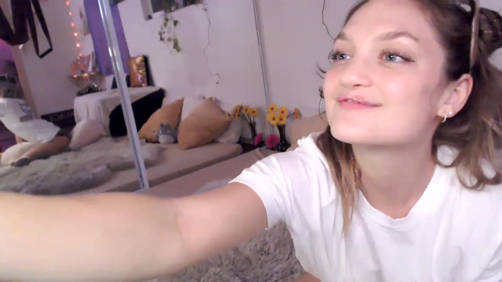 Gallery image thumbnail from GoldieFawn's myfreecams stream on, 04/01/2023, 09:01 image 7 of 20