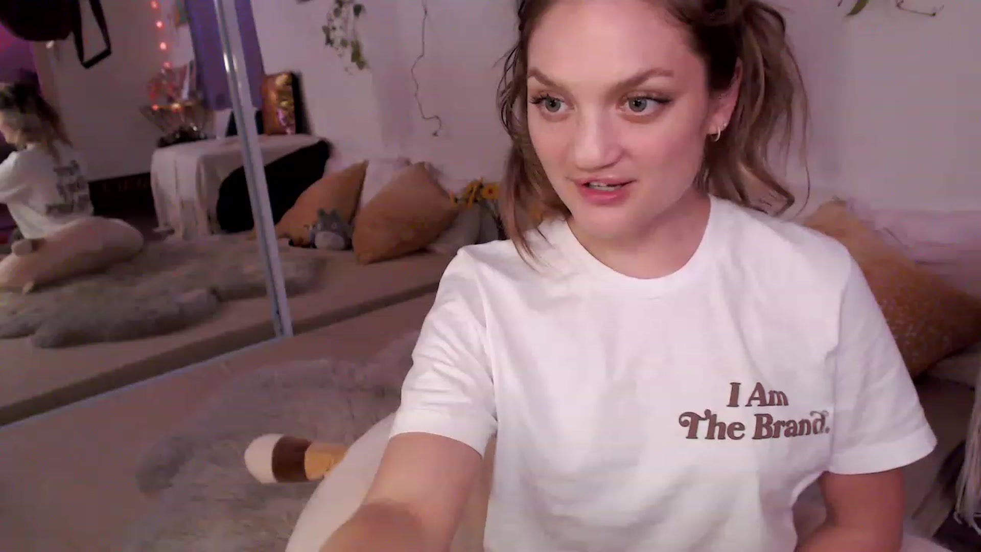 Gallery image thumbnail from GoldieFawn's myfreecams stream on, 04/01/2023, 09:01 image 20 of 20