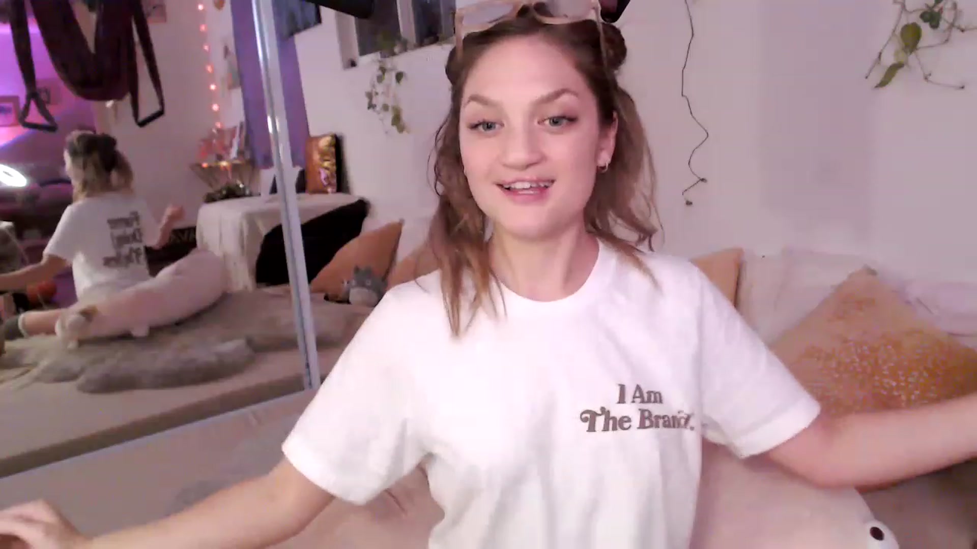 Gallery image thumbnail from GoldieFawn's myfreecams stream on, 04/01/2023, 09:01 image 16 of 20