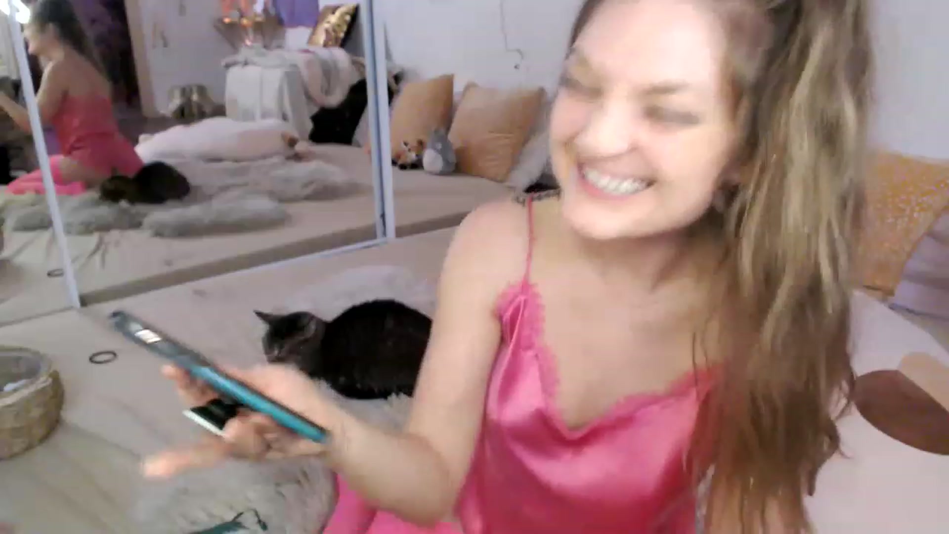 Gallery image thumbnail from GoldieFawn's myfreecams stream on, 04/08/2023, 09:01 image 6 of 20