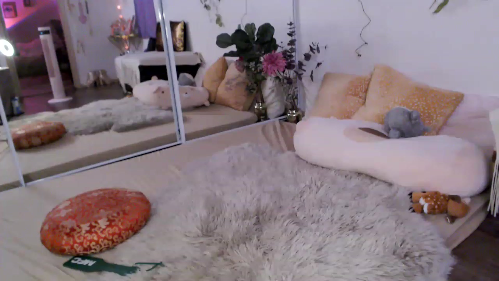 Gallery image thumbnail from GoldieFawn's myfreecams stream on, 04/29/2023, 08:57 image 13 of 20