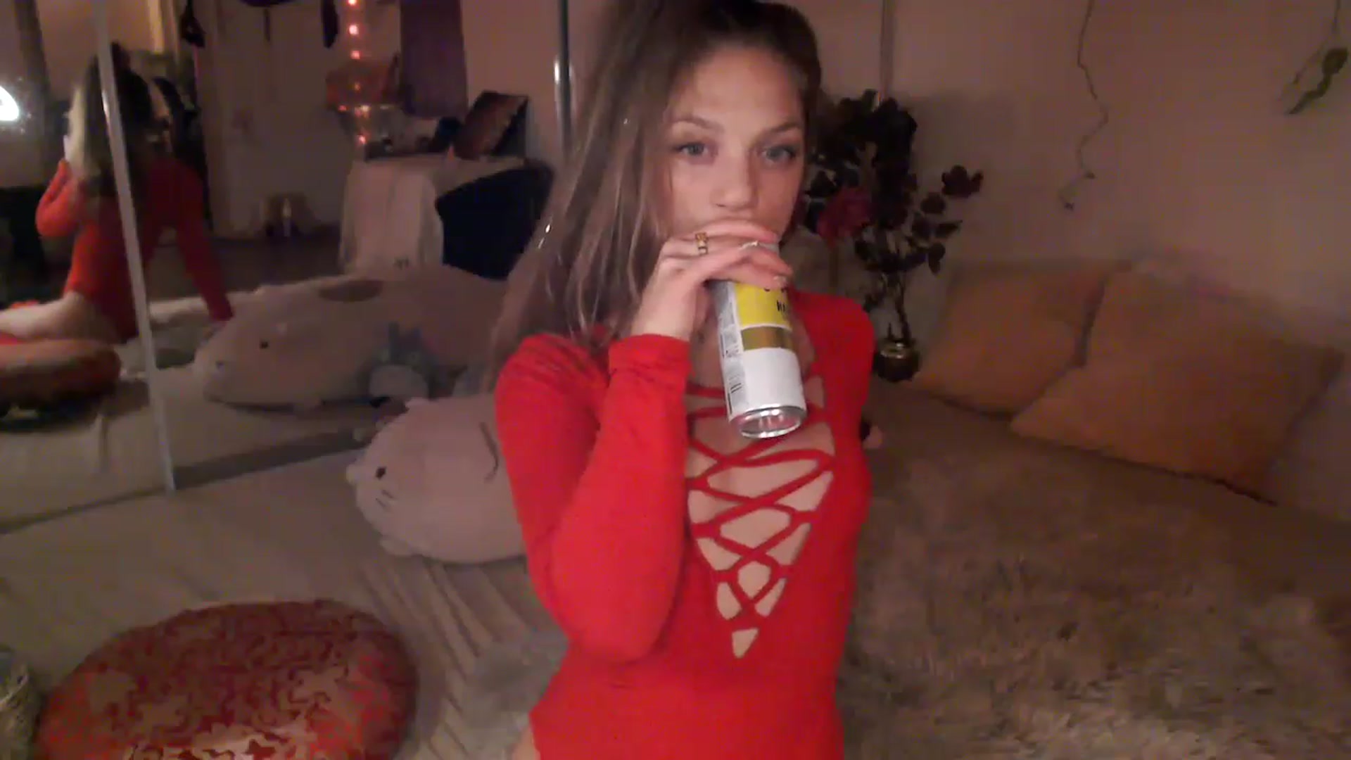 Gallery image thumbnail from GoldieFawn's myfreecams stream on, 05/06/2023, 08:48 image 16 of 20