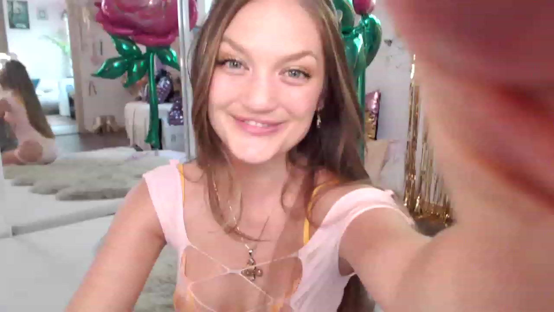 Gallery image thumbnail from GoldieFawn's myfreecams stream on, 05/20/2023, 03:57 image 1 of 20
