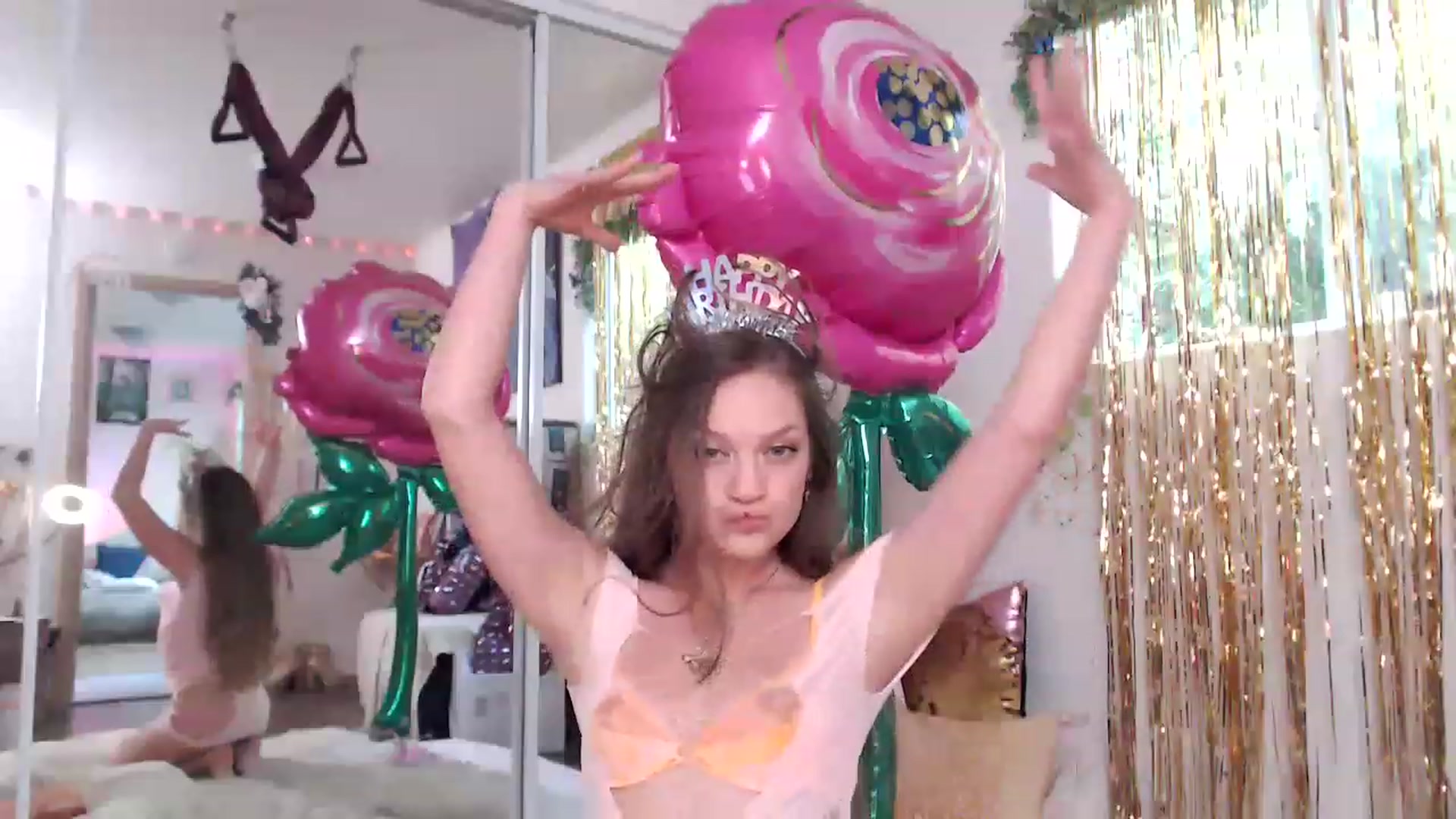 Gallery image thumbnail from GoldieFawn's myfreecams stream on, 05/20/2023, 03:57 image 9 of 20