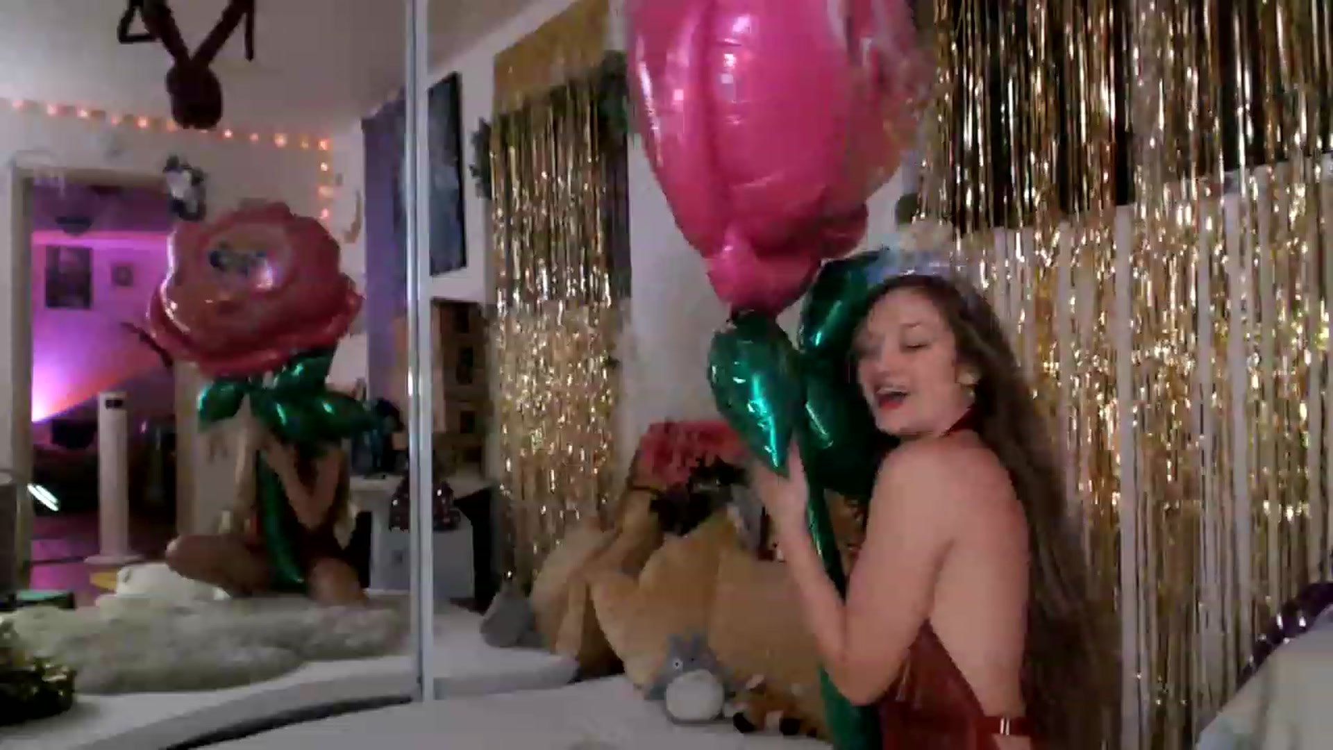 Gallery image thumbnail from GoldieFawn's myfreecams stream on, 05/20/2023, 09:23 image 4 of 20