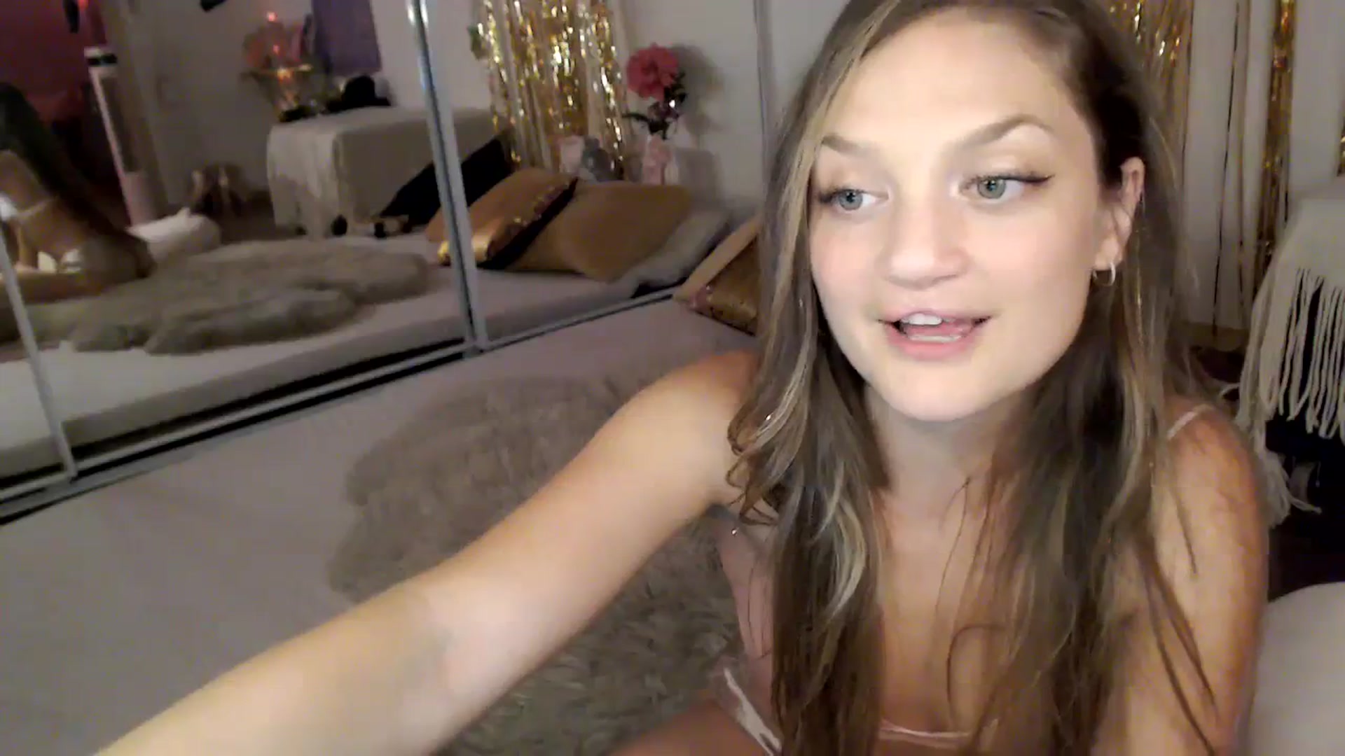 Gallery image thumbnail from GoldieFawn's myfreecams stream on, 07/01/2023, 07:10 image 19 of 20