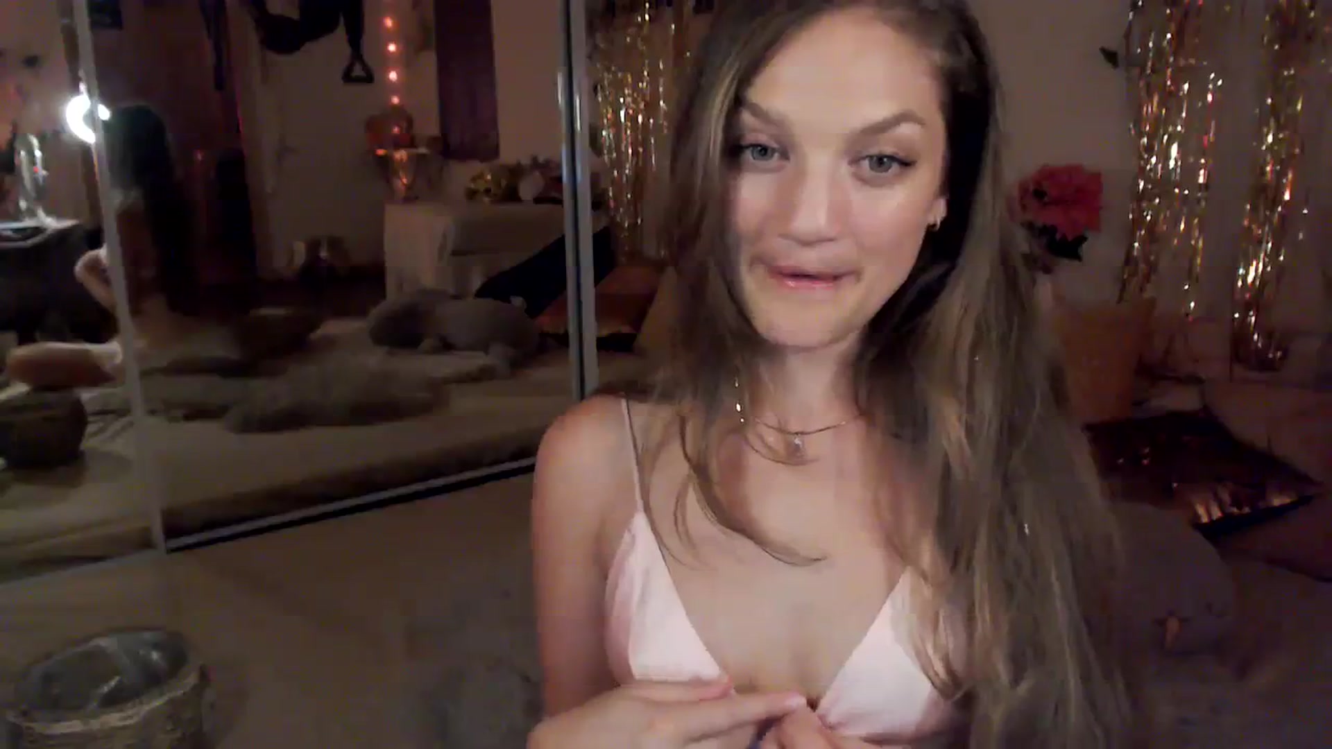 Gallery image thumbnail from GoldieFawn's myfreecams stream on, 08/05/2023, 08:49 image 14 of 20