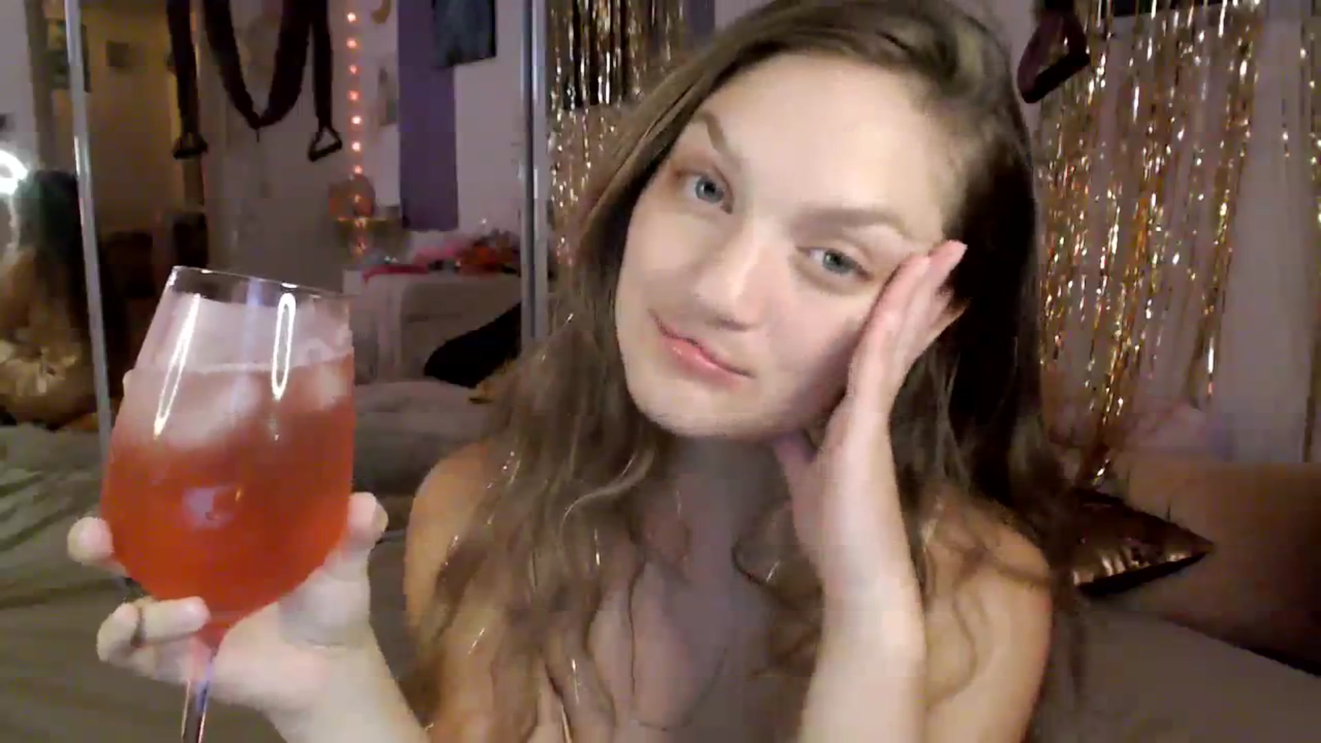 Gallery image thumbnail from GoldieFawn's myfreecams stream on, 08/12/2023, 09:08 image 11 of 20