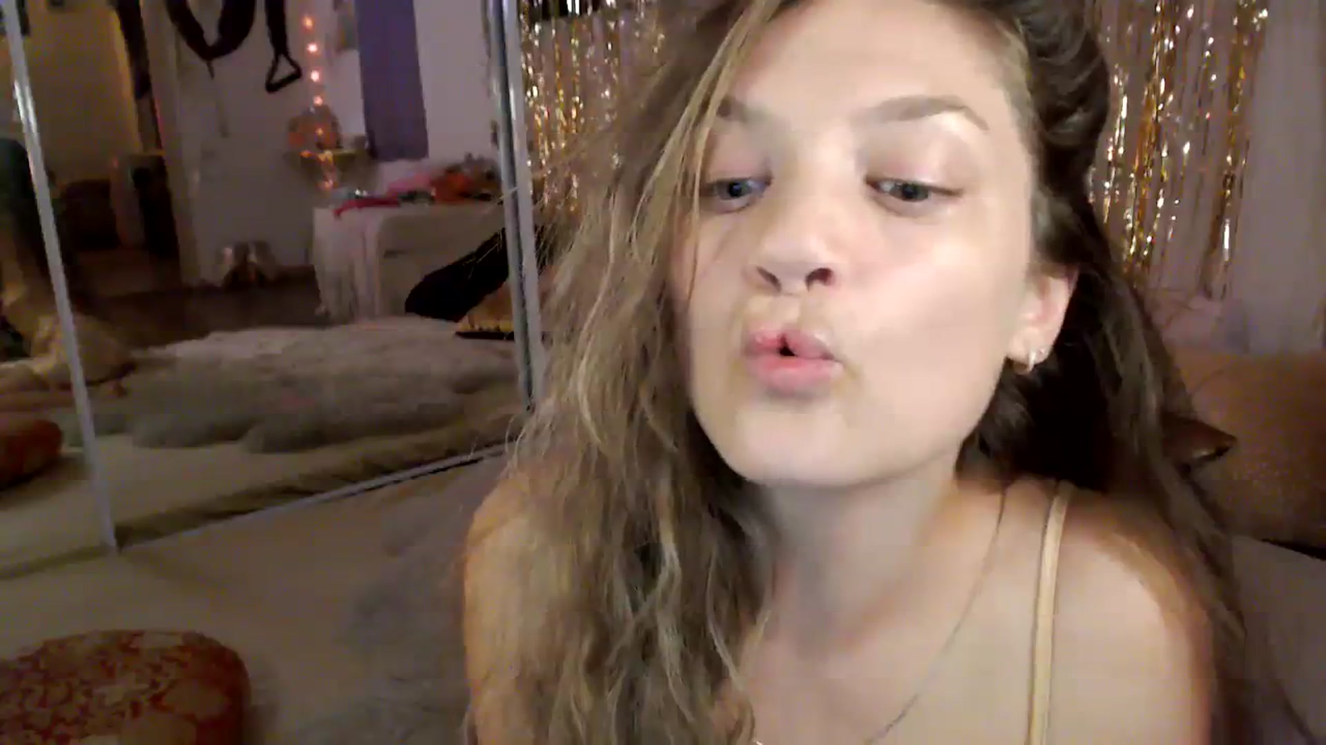 Gallery image thumbnail from GoldieFawn's myfreecams stream on, 08/12/2023, 09:08 image 15 of 20