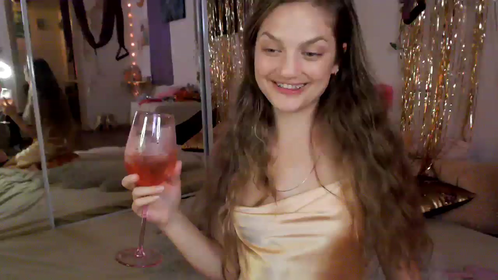 Gallery image thumbnail from GoldieFawn's myfreecams stream on, 08/12/2023, 09:08 image 17 of 20