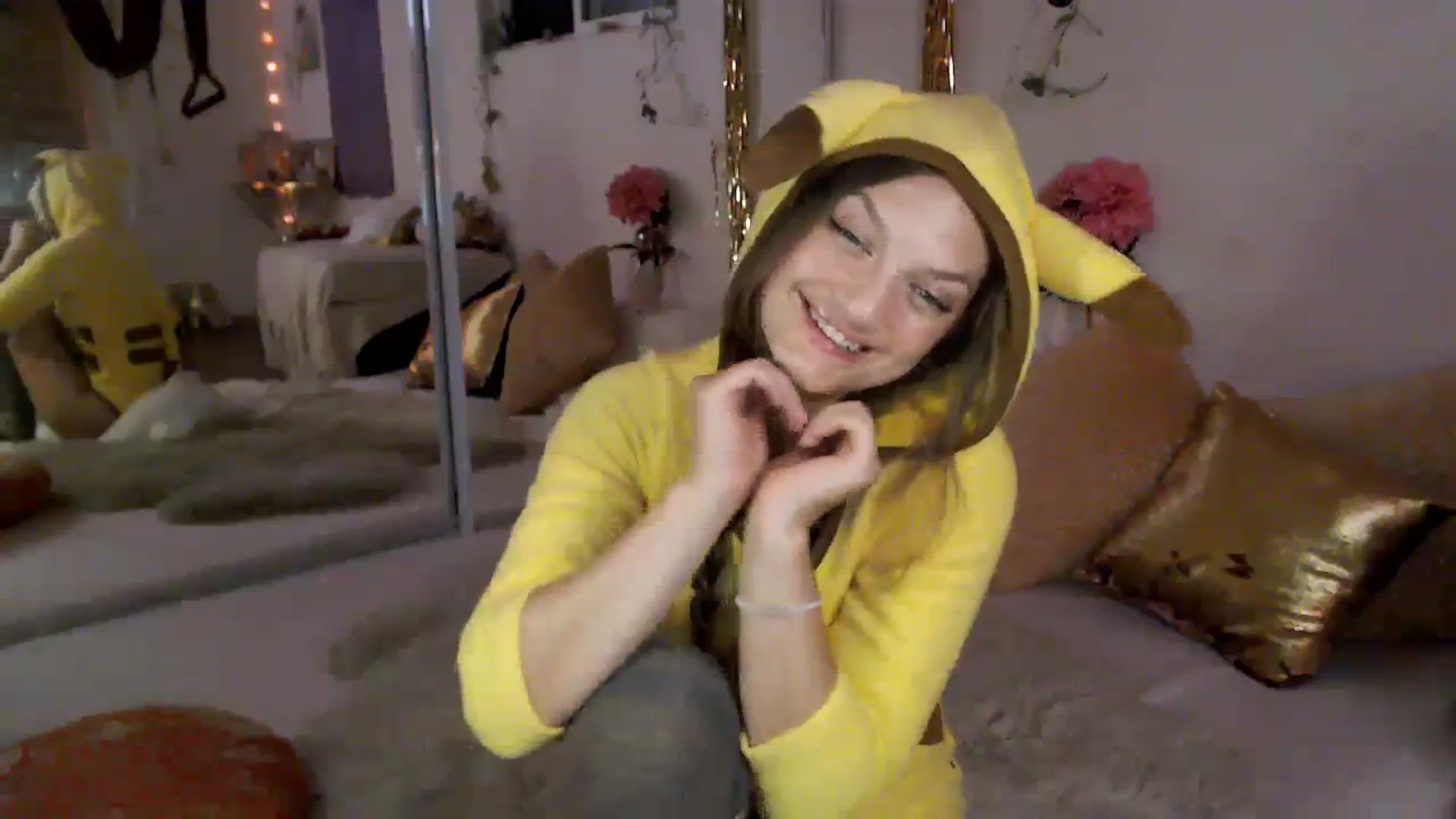 Gallery image thumbnail from GoldieFawn's myfreecams stream on, 09/02/2023, 06:37 image 10 of 20