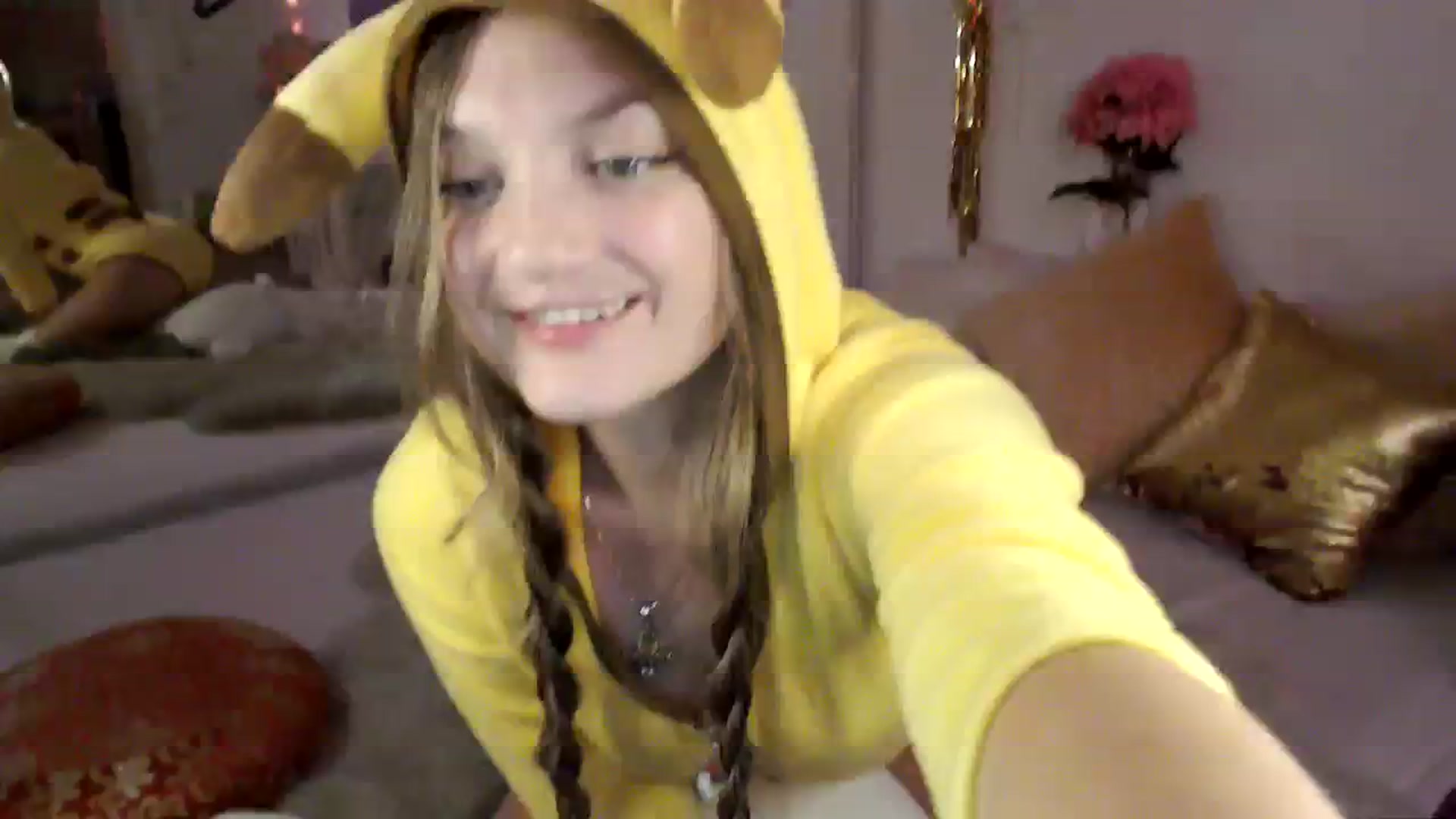 Gallery image thumbnail from GoldieFawn's myfreecams stream on, 09/02/2023, 06:37 image 1 of 20