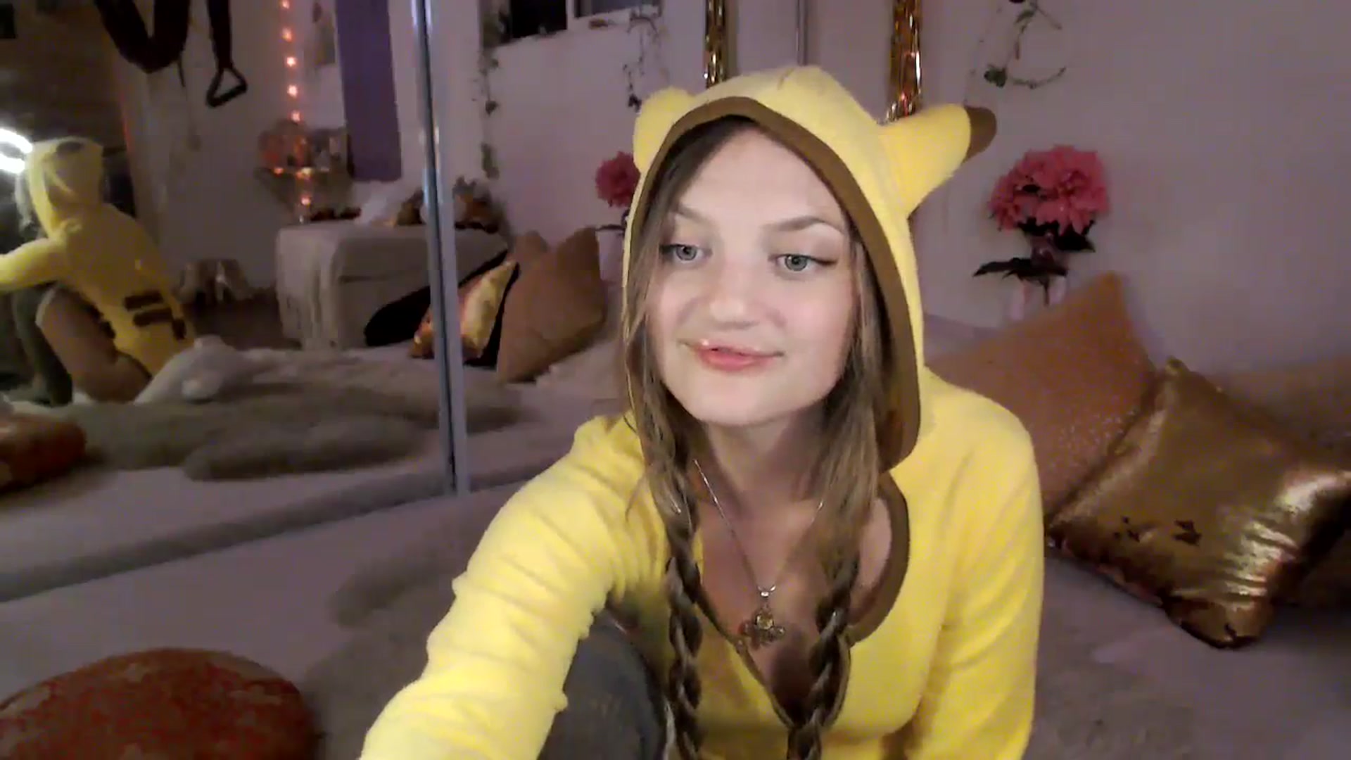 Gallery image thumbnail from GoldieFawn's myfreecams stream on, 09/02/2023, 06:37 image 7 of 20