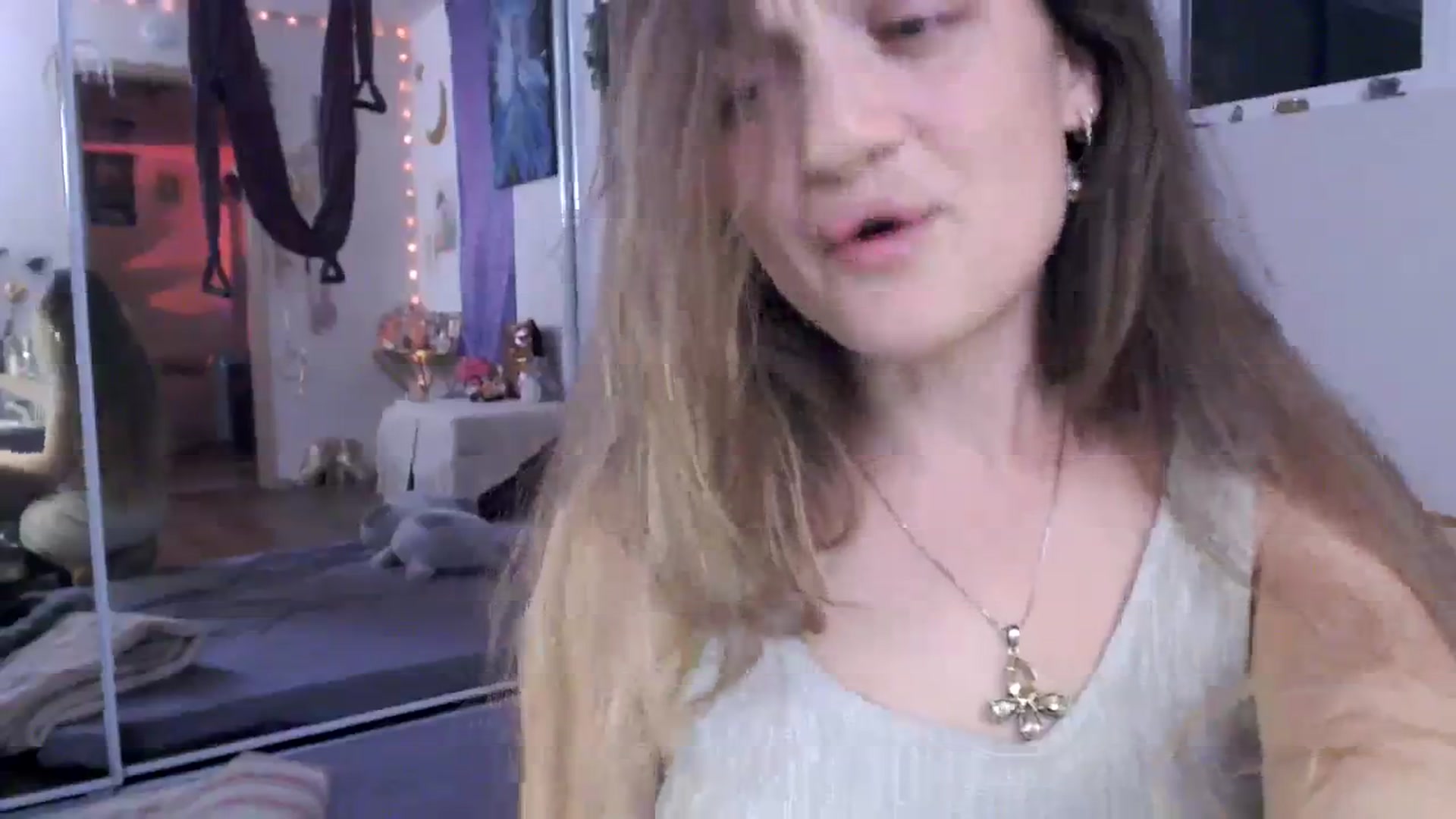 Gallery image thumbnail from GoldieFawn's myfreecams stream on, 10/21/2023, 08:19 image 2 of 20