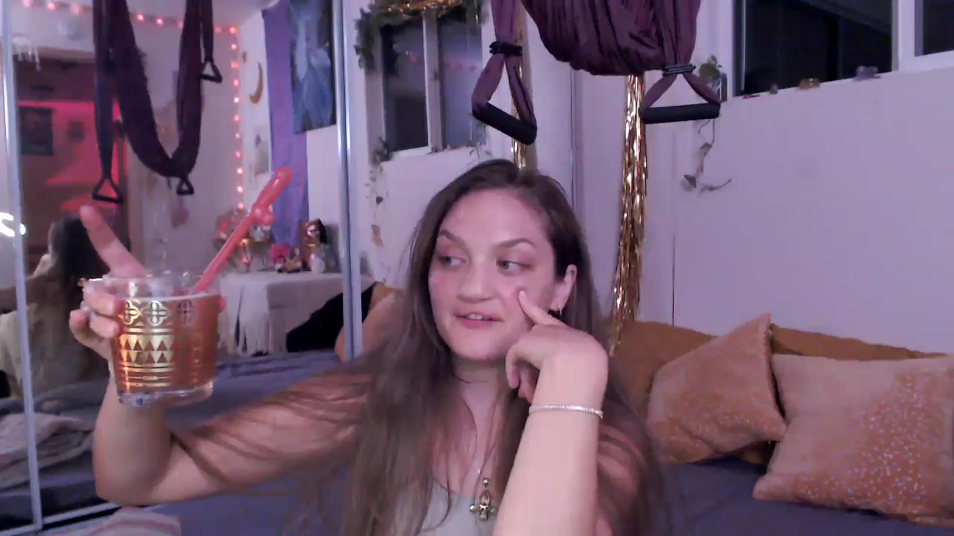 Gallery image thumbnail from GoldieFawn's myfreecams stream on, 10/21/2023, 08:19 image 5 of 20