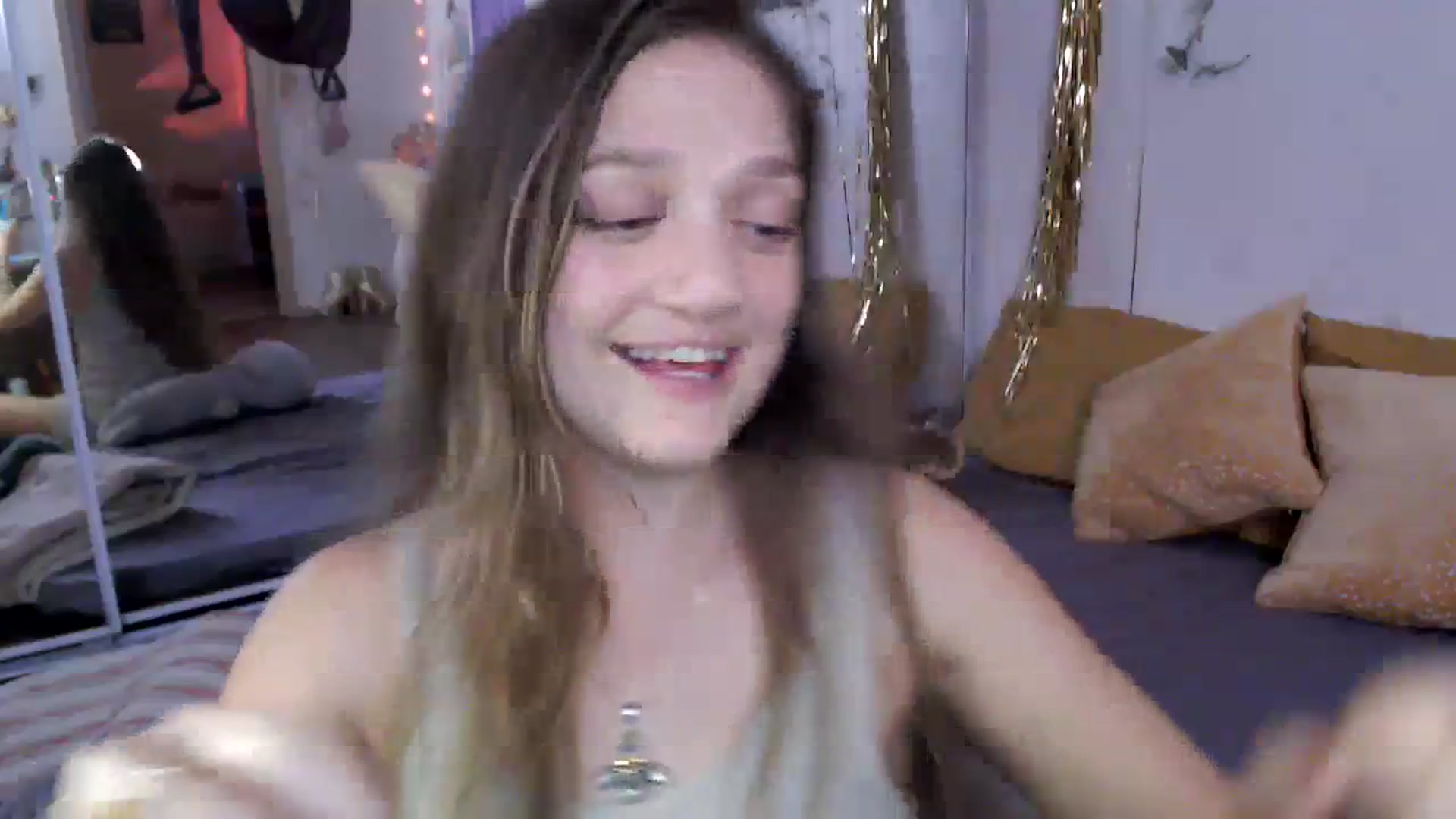 Gallery image thumbnail from GoldieFawn's myfreecams stream on, 10/21/2023, 08:19 image 17 of 20