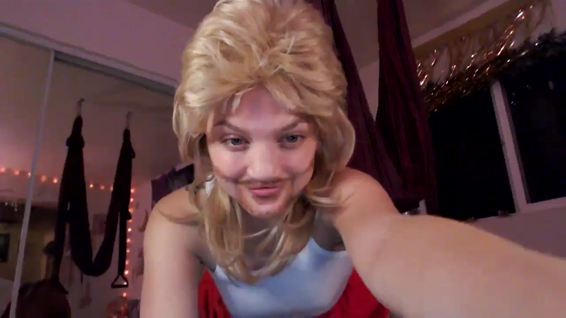 Gallery image thumbnail from GoldieFawn's myfreecams stream on, 10/28/2023, 10:12 image 10 of 20