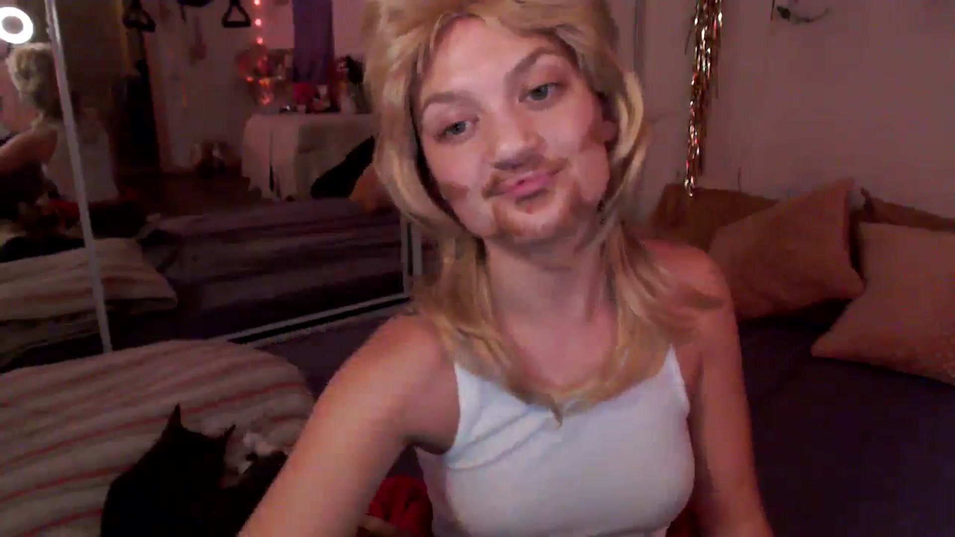 Gallery image thumbnail from GoldieFawn's myfreecams stream on, 10/28/2023, 10:12 image 19 of 20