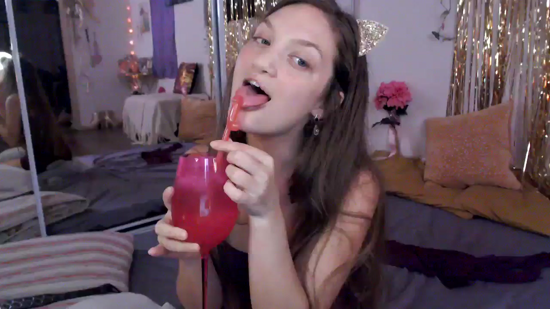 Gallery image thumbnail from GoldieFawn's myfreecams stream on, 11/04/2023, 07:06 image 6 of 20
