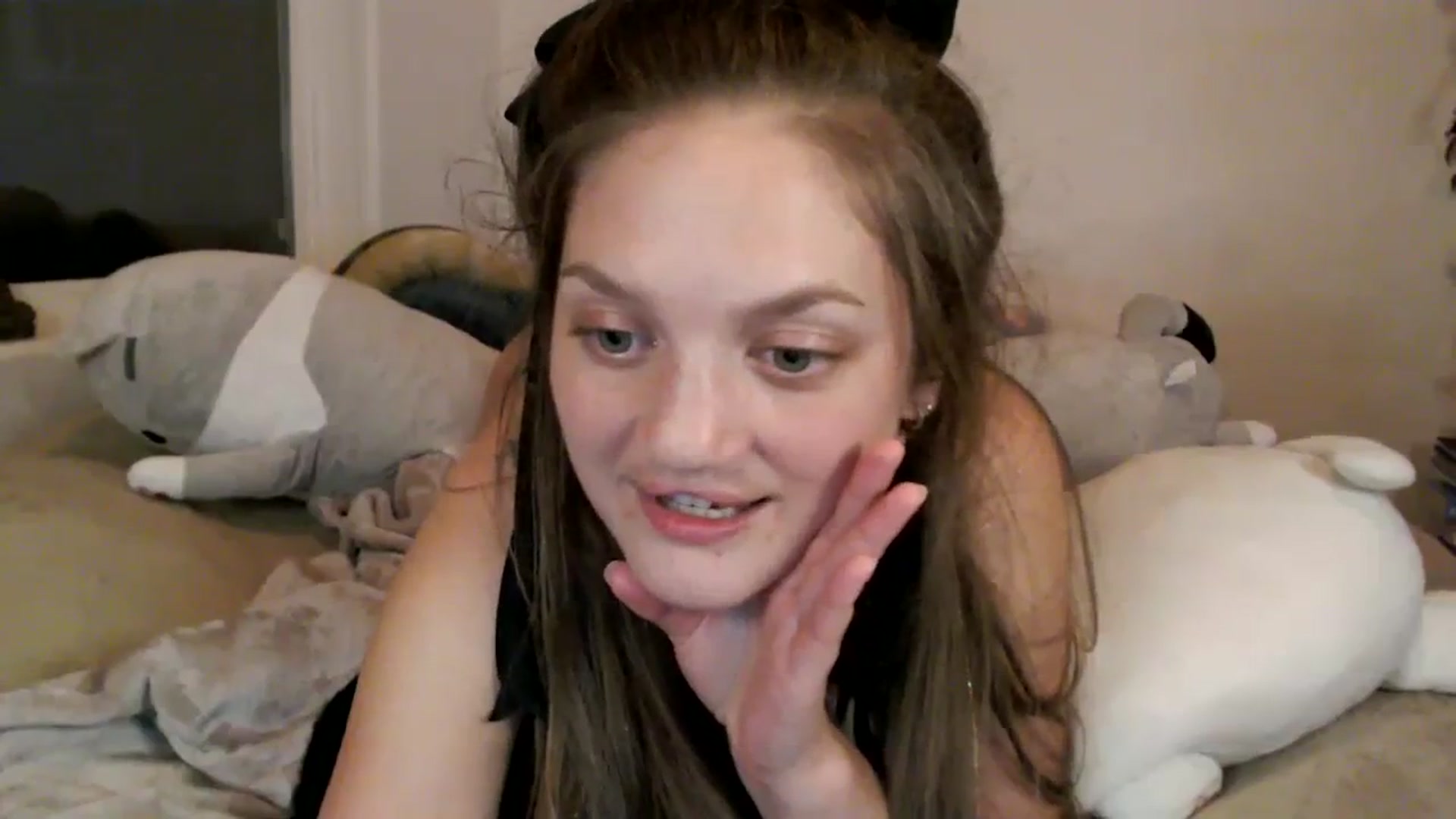 Gallery image thumbnail from GoldieFawn's myfreecams stream on, 12/02/2023, 10:04 image 16 of 20