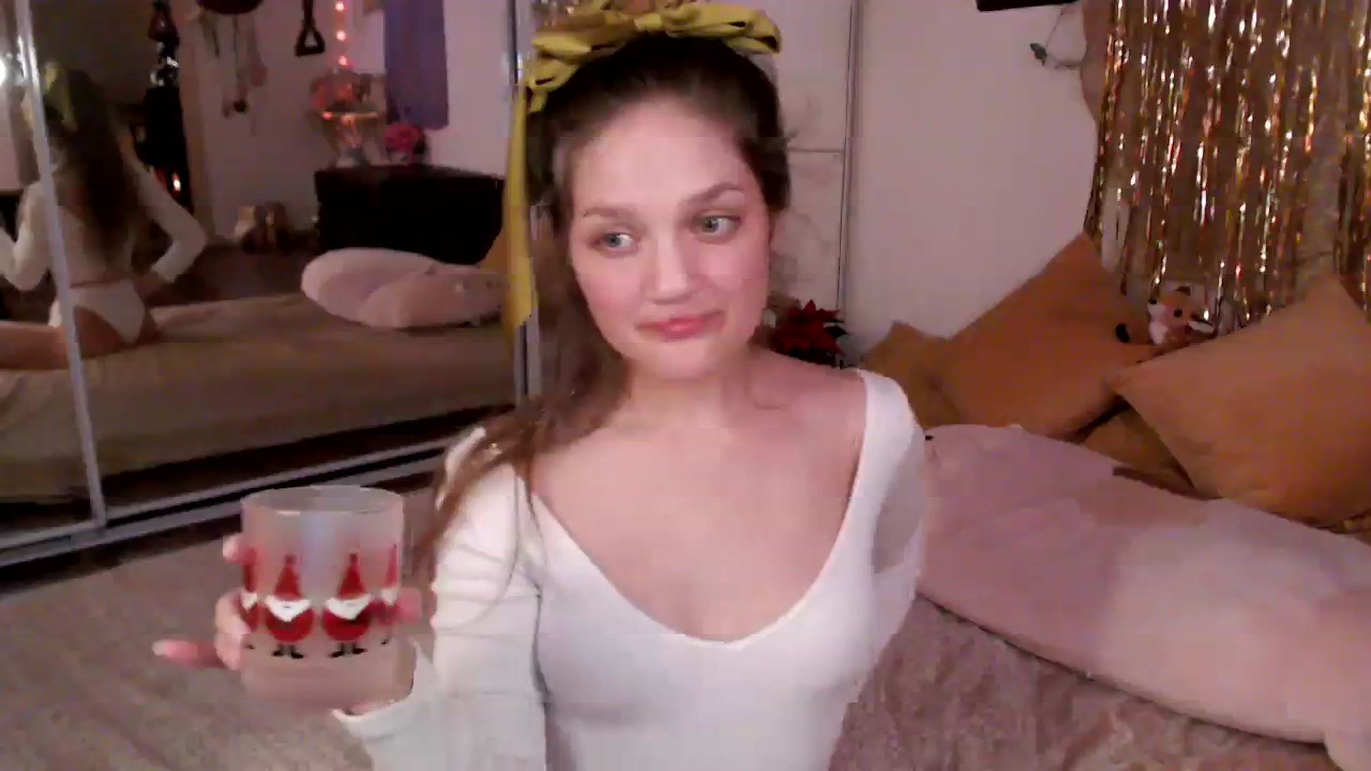 Gallery image thumbnail from GoldieFawn's myfreecams stream on, 12/23/2023, 08:29 image 19 of 20