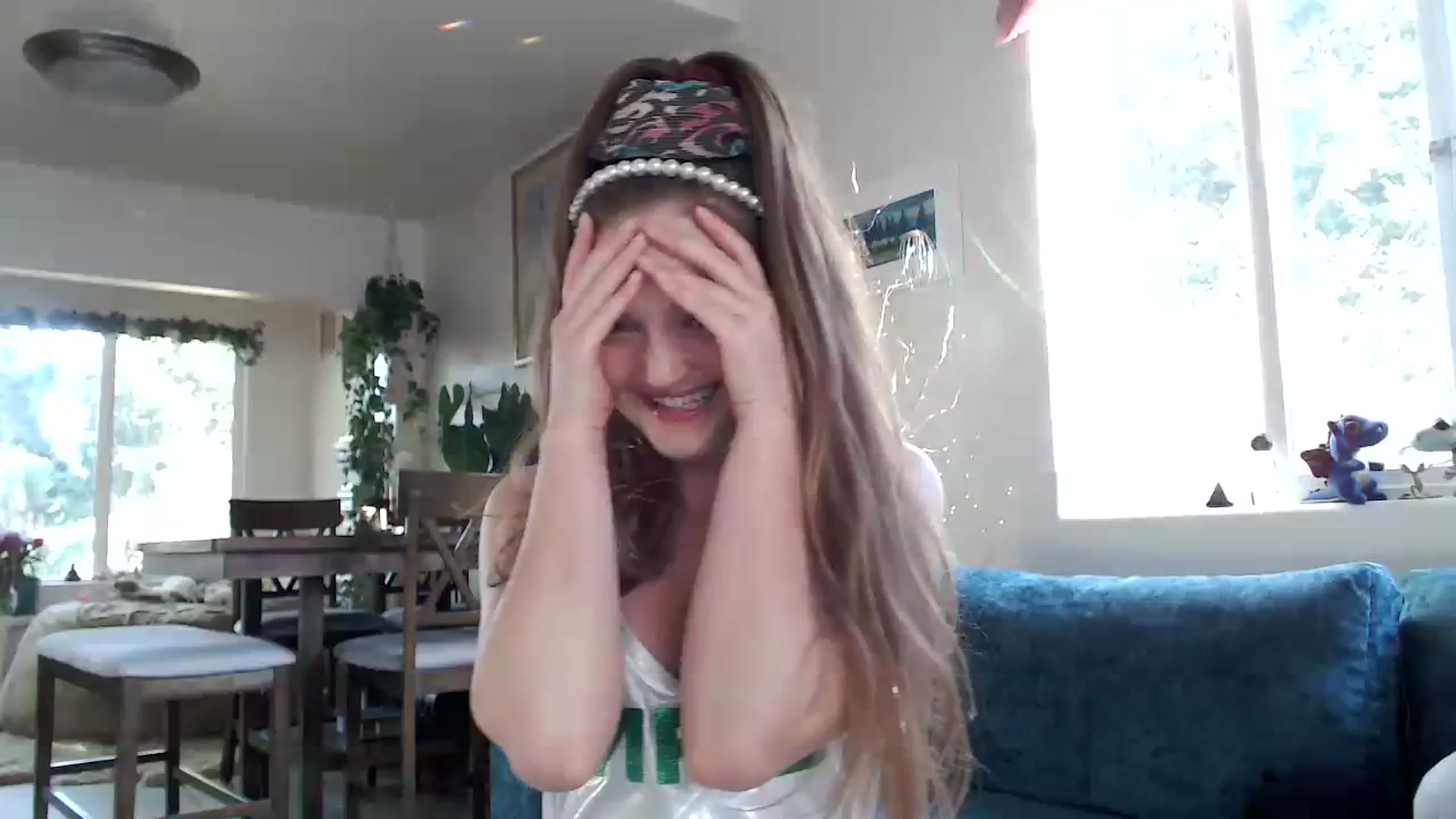 Gallery image thumbnail from GoldieFawn's myfreecams stream on, 03/15/2024, 01:00 image 1 of 20