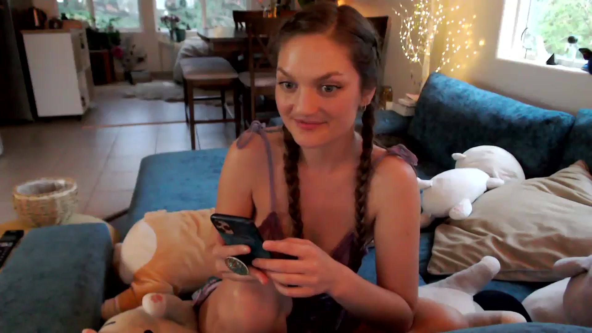 Gallery image thumbnail from GoldieFawn's myfreecams stream on, 04/03/2024, 03:10 image 11 of 20