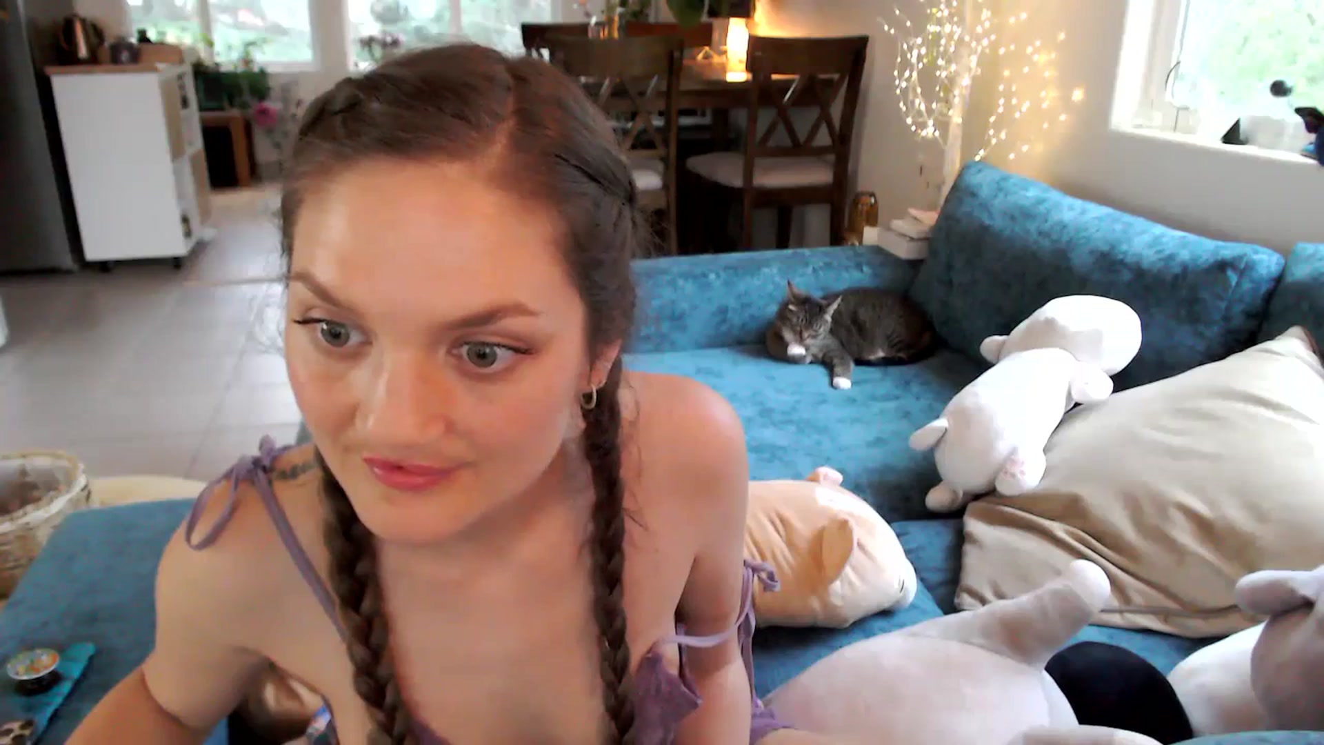 Gallery image thumbnail from GoldieFawn's myfreecams stream on, 04/03/2024, 03:10 image 8 of 20