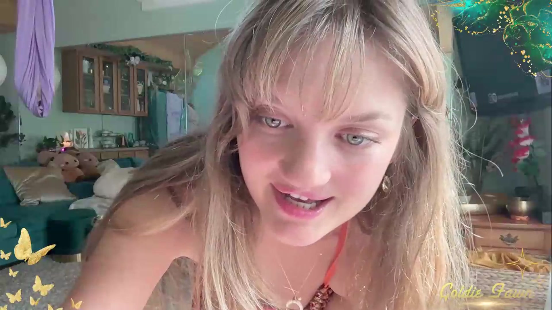 Gallery image thumbnail from GoldieFawn's myfreecams stream on, 06/19/2026, 23:10 image 16 of 20