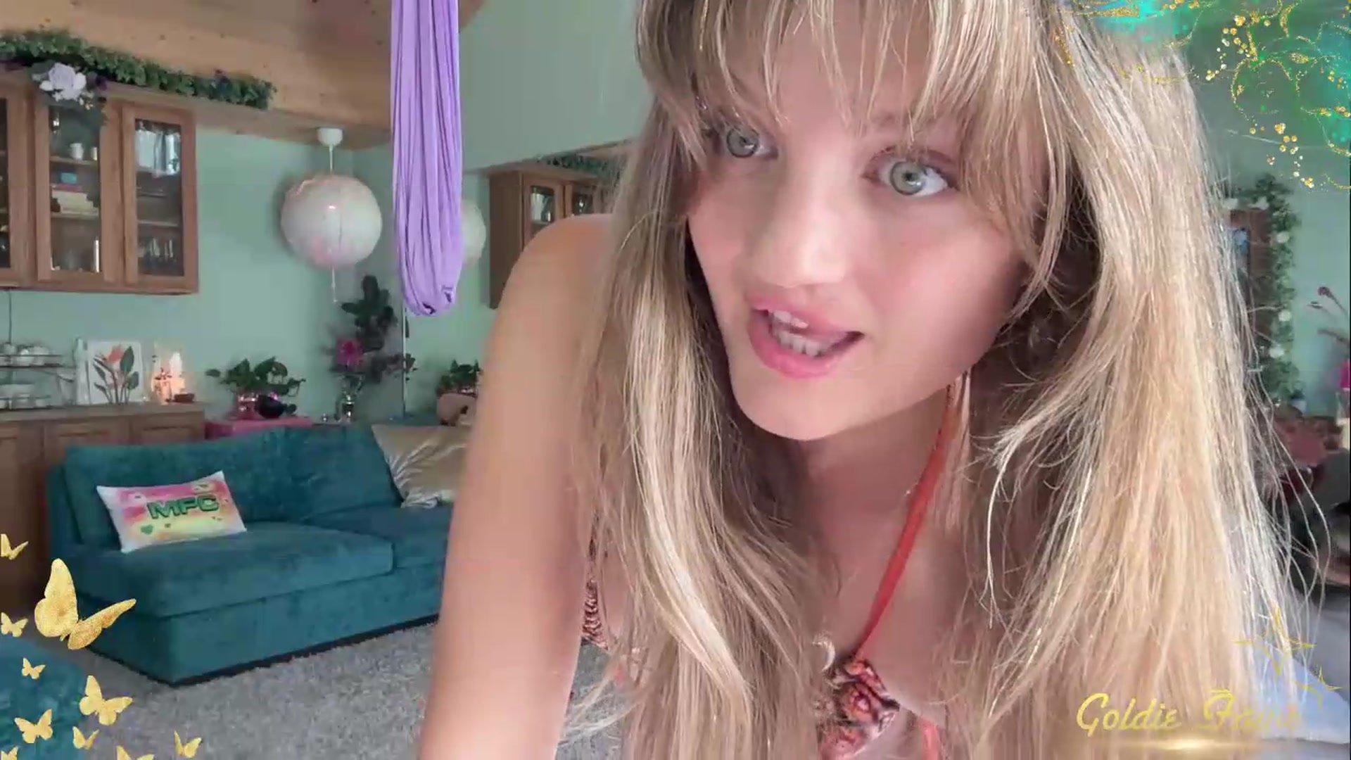 Gallery image thumbnail from GoldieFawn's myfreecams stream on, 06/19/2026, 23:10 image 11 of 20