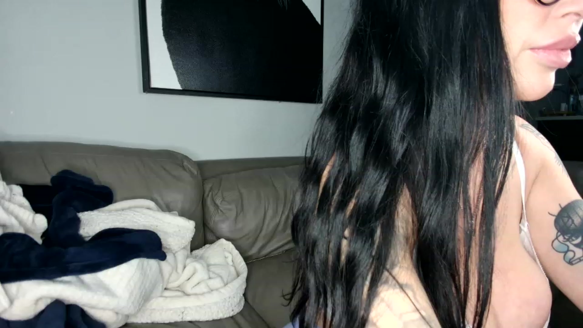 Gallery image thumbnail from Goldilicks's myfreecams stream on, 06/13/2023, 19:02 image 17 of 20
