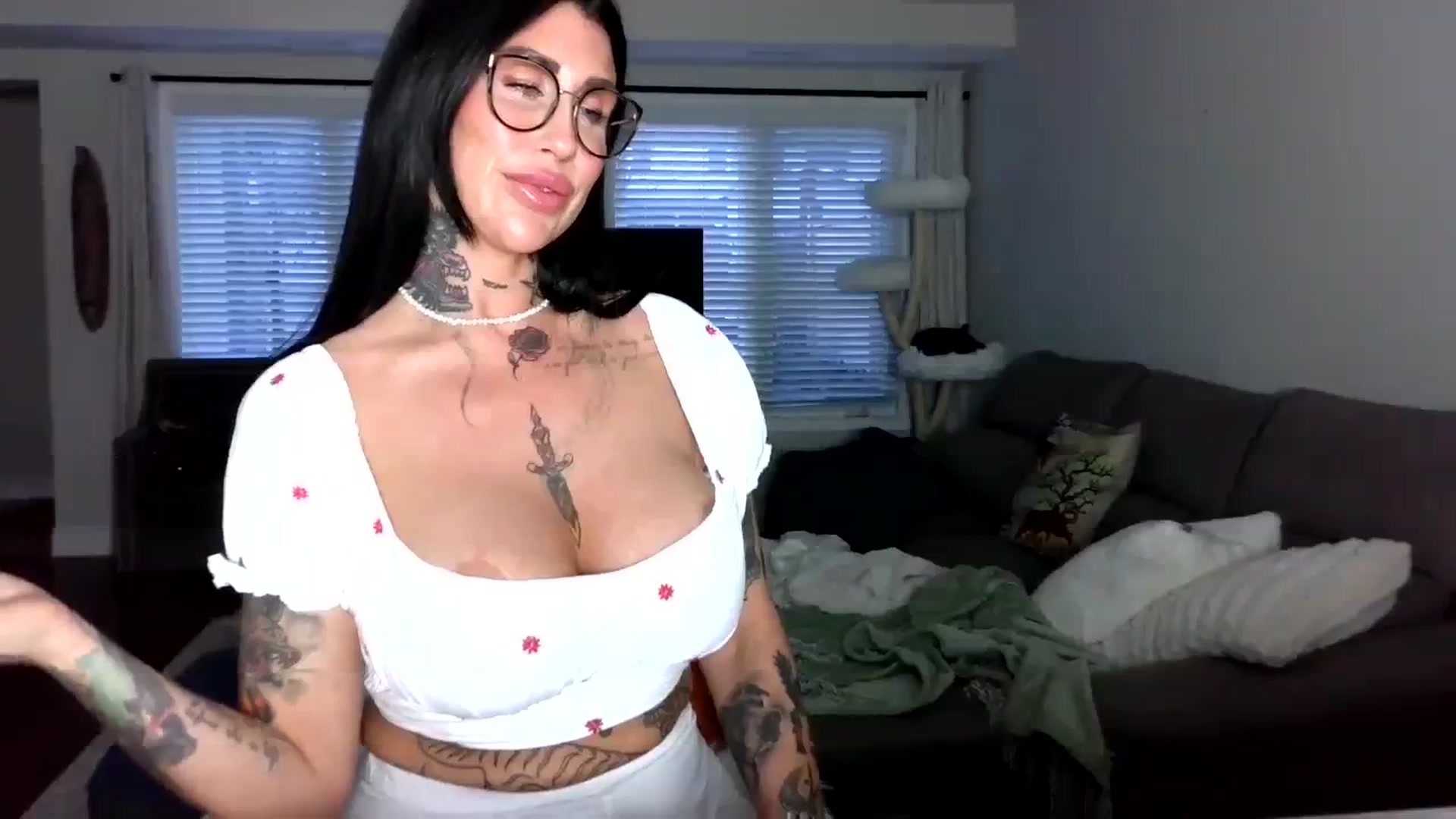 Gallery image thumbnail from Goldilicks's myfreecams stream on, 03/25/2024, 23:38 image 20 of 20