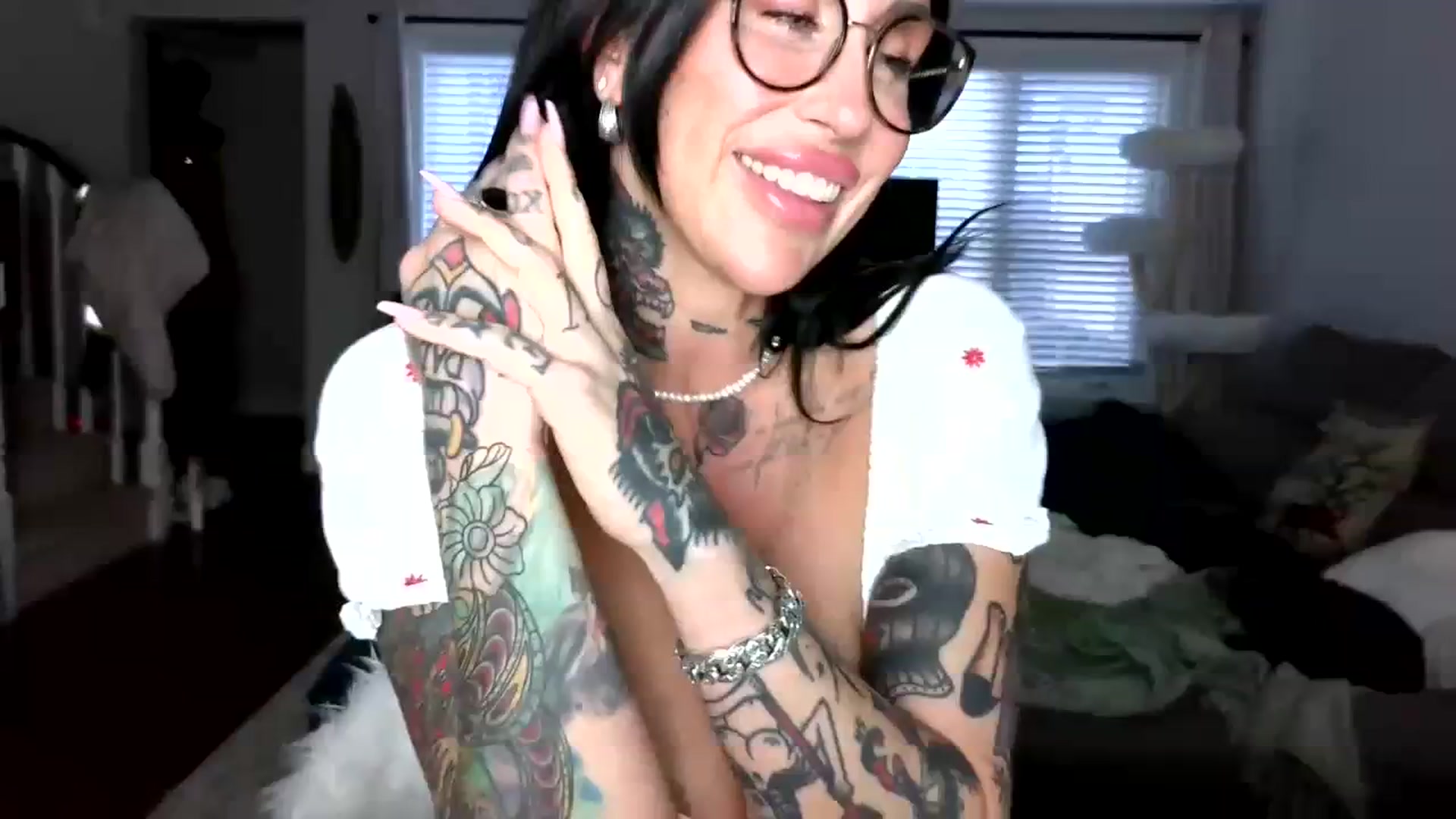 Gallery image thumbnail from Goldilicks's myfreecams stream on, 03/25/2024, 23:38 image 1 of 20
