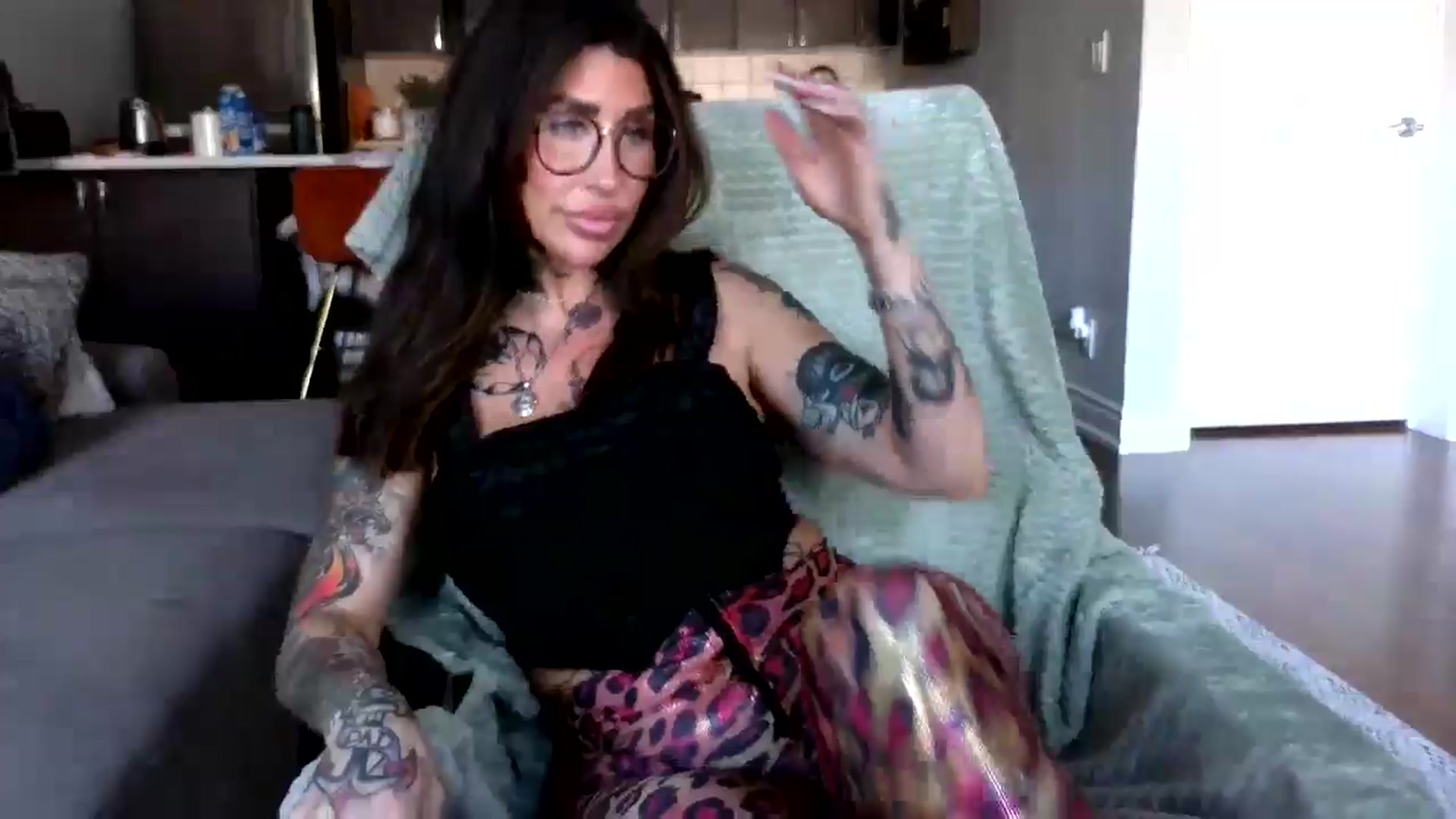 Gallery image thumbnail from Goldilicks's myfreecams stream on, 05/08/2024, 12:44 image 8 of 20