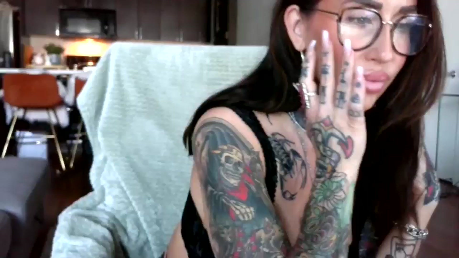 Gallery image thumbnail from Goldilicks's myfreecams stream on, 05/08/2024, 12:44 image 1 of 20