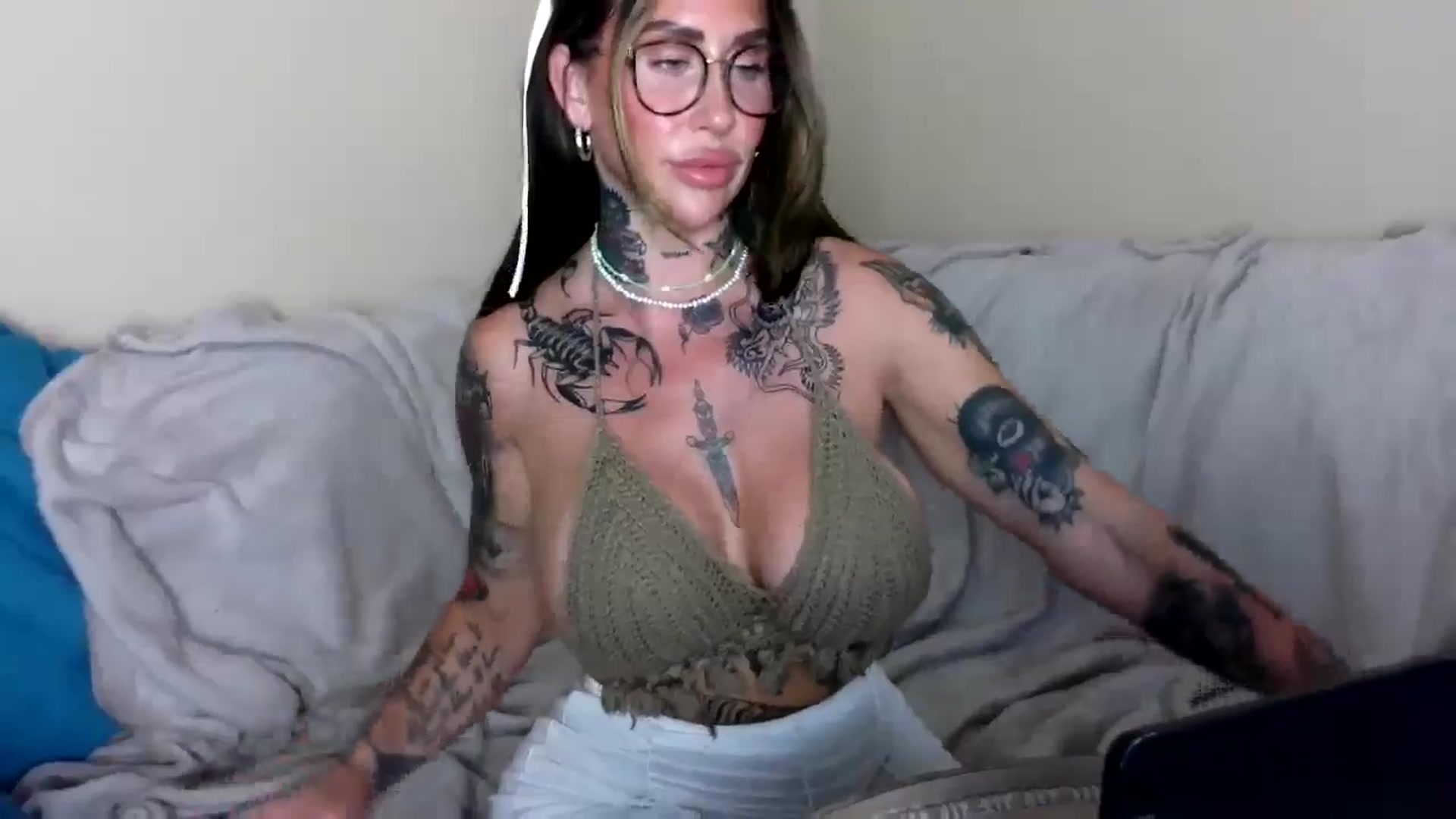 Gallery image thumbnail from Goldilicks's myfreecams stream on, 07/23/2024, 20:15 image 11 of 20
