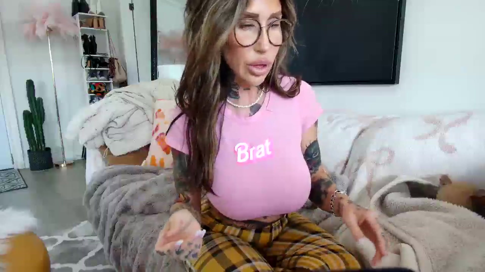 Gallery image thumbnail from Goldilicks's myfreecams stream on, 03/01/2025, 19:39 image 19 of 20