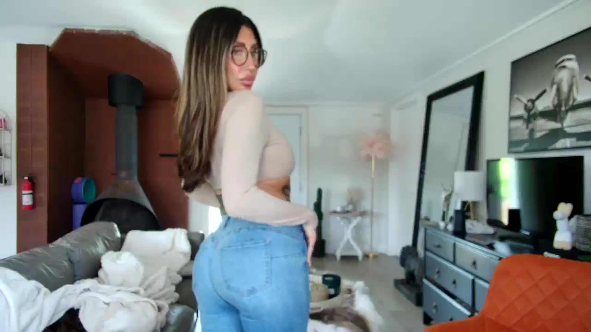 Gallery image thumbnail from Goldilicks's myfreecams stream on, 05/27/2025, 19:12 image 7 of 20