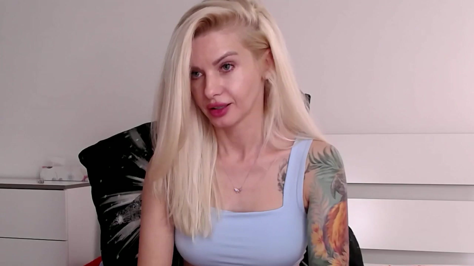 Gallery image thumbnail from GoldySun's myfreecams stream on, 11/06/2025, 13:30 image 15 of 20